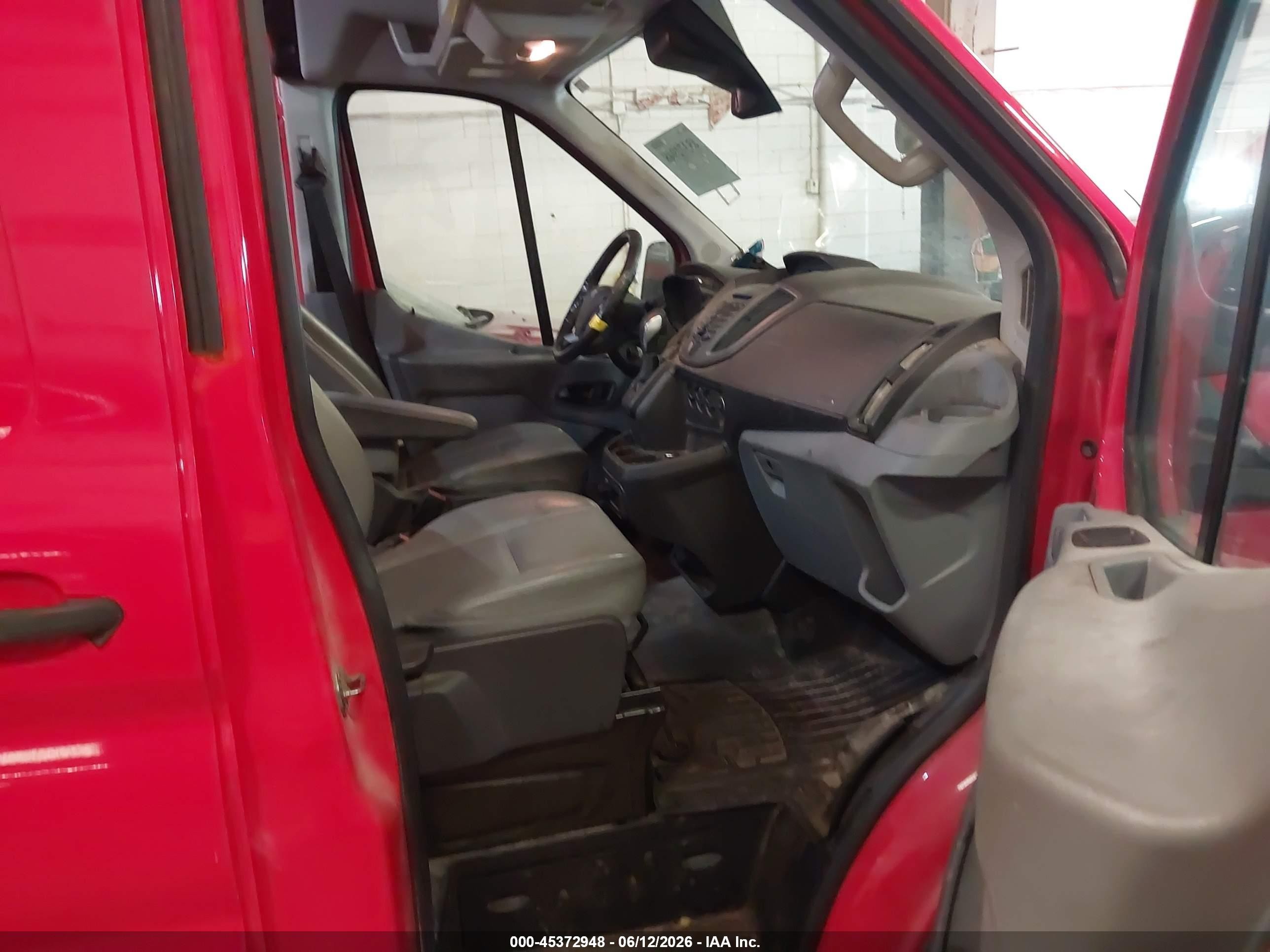 2019 Ford Transit-350   Red vin: 1FTBW2CG8KKA79856