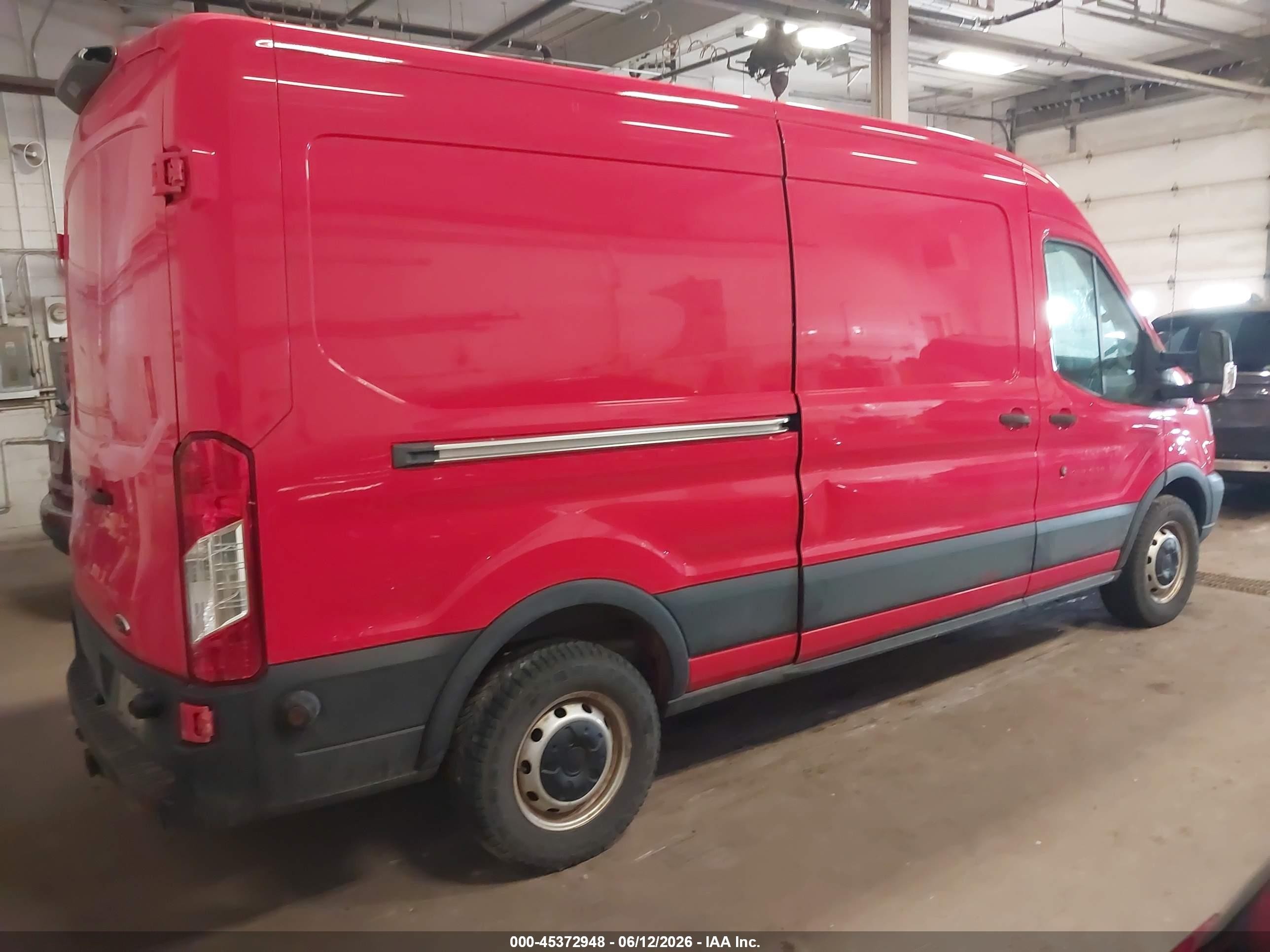 2019 Ford Transit-350   Red vin: 1FTBW2CG8KKA79856