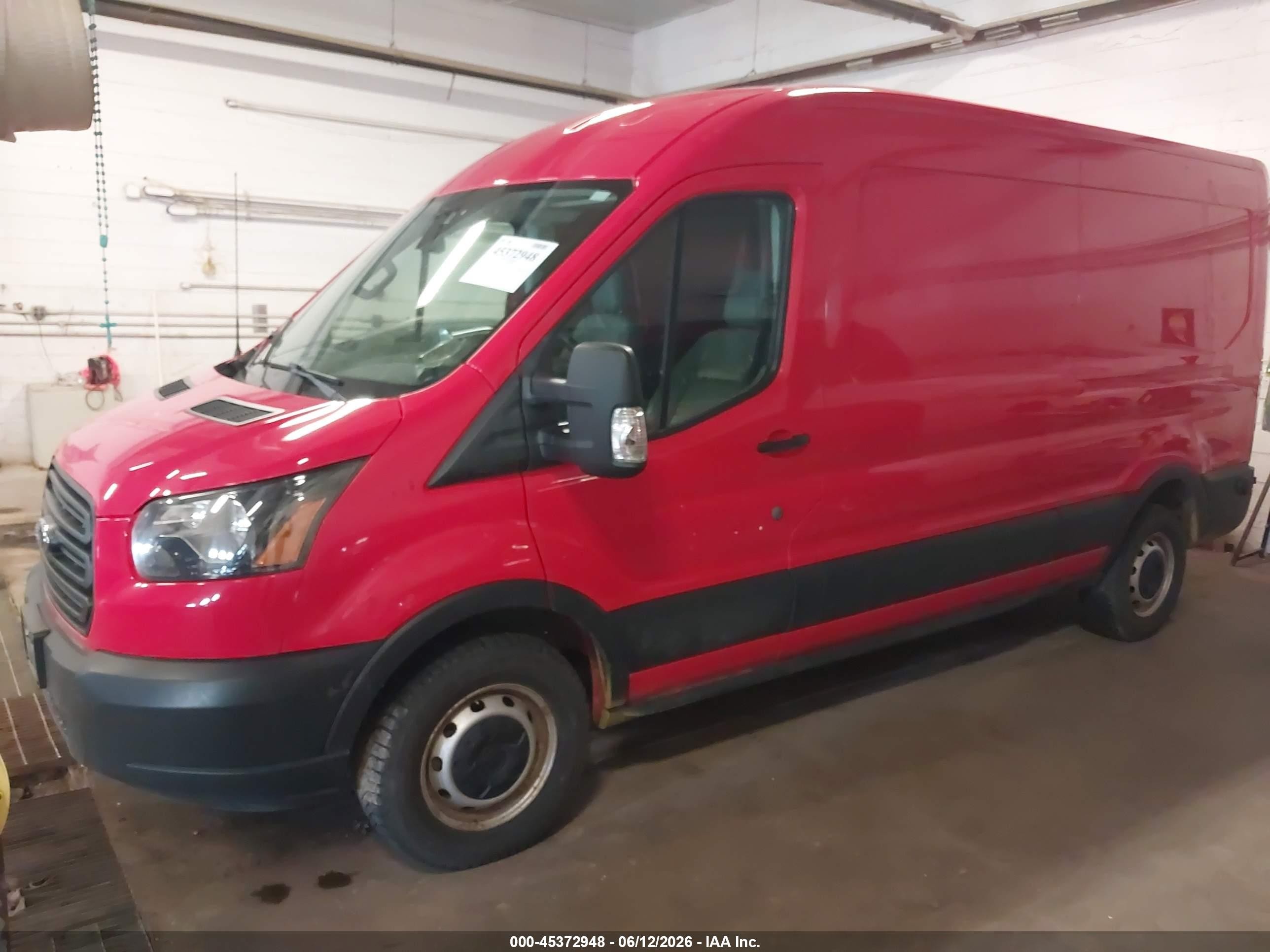 2019 Ford Transit-350   Red vin: 1FTBW2CG8KKA79856