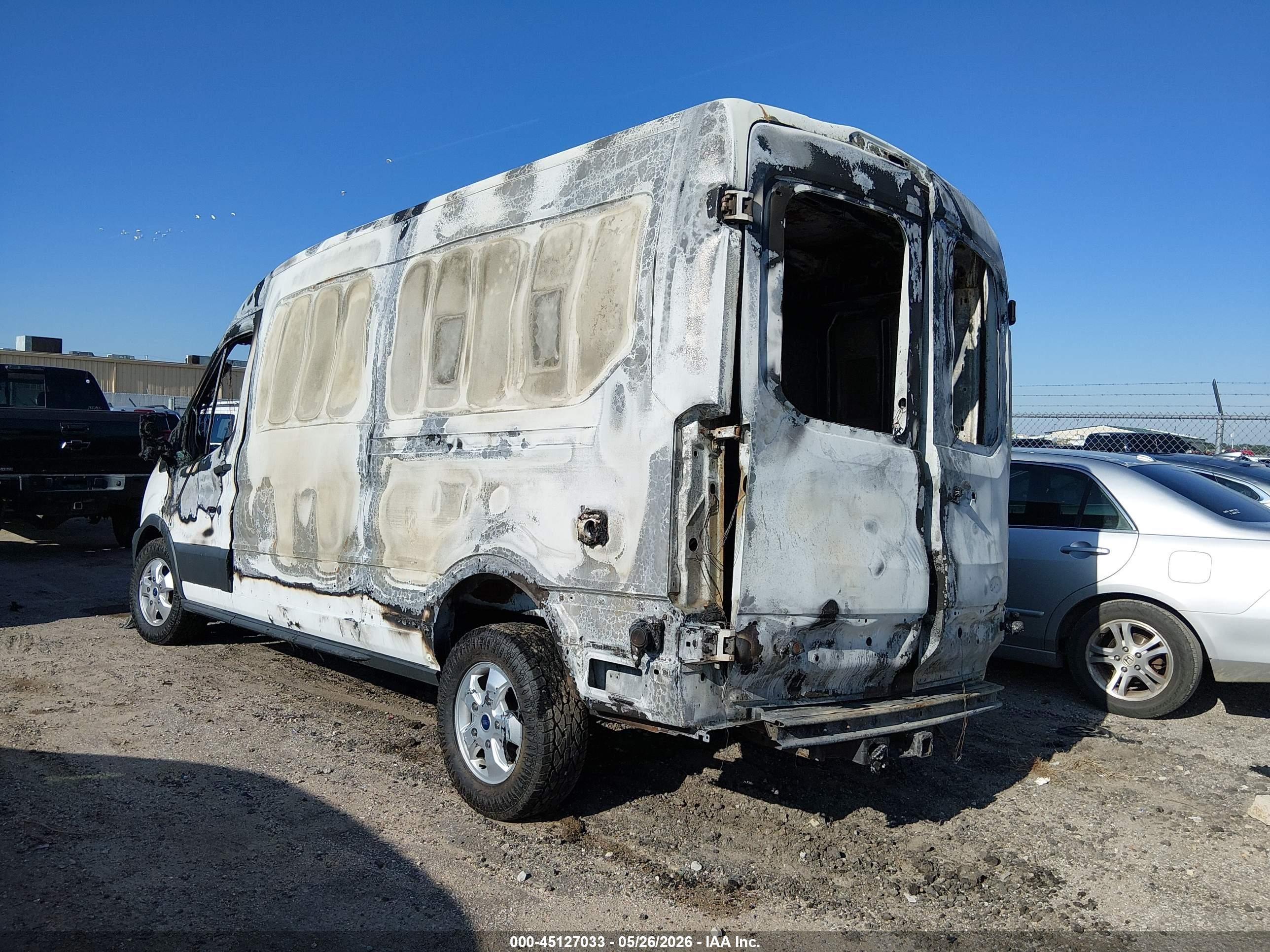 2018 Ford Transit-350 White vin: 1FTBW2CV0JKB14399