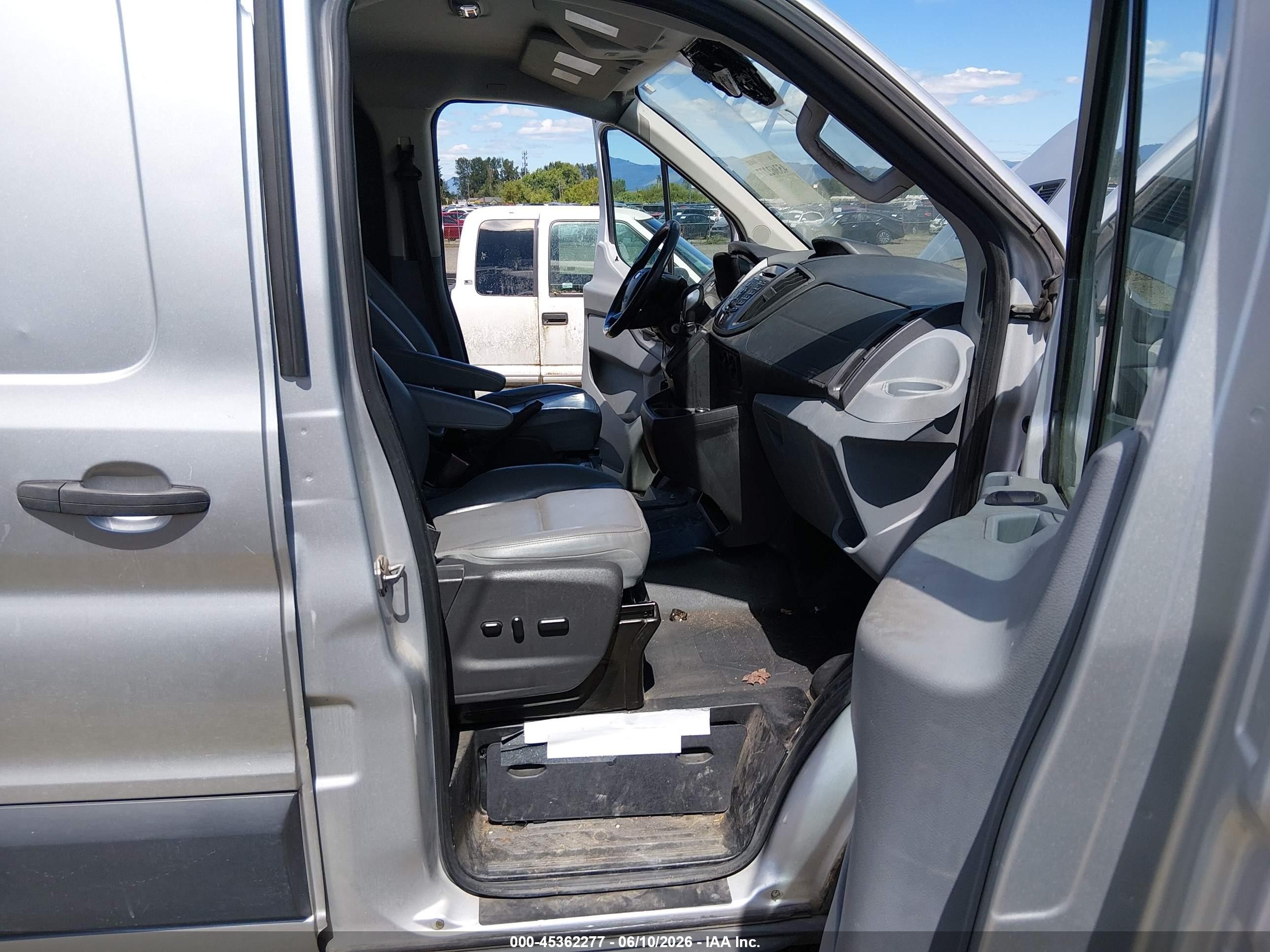 2015 Ford Transit-350   Silver vin: 1FTBW2YG9FKA50056