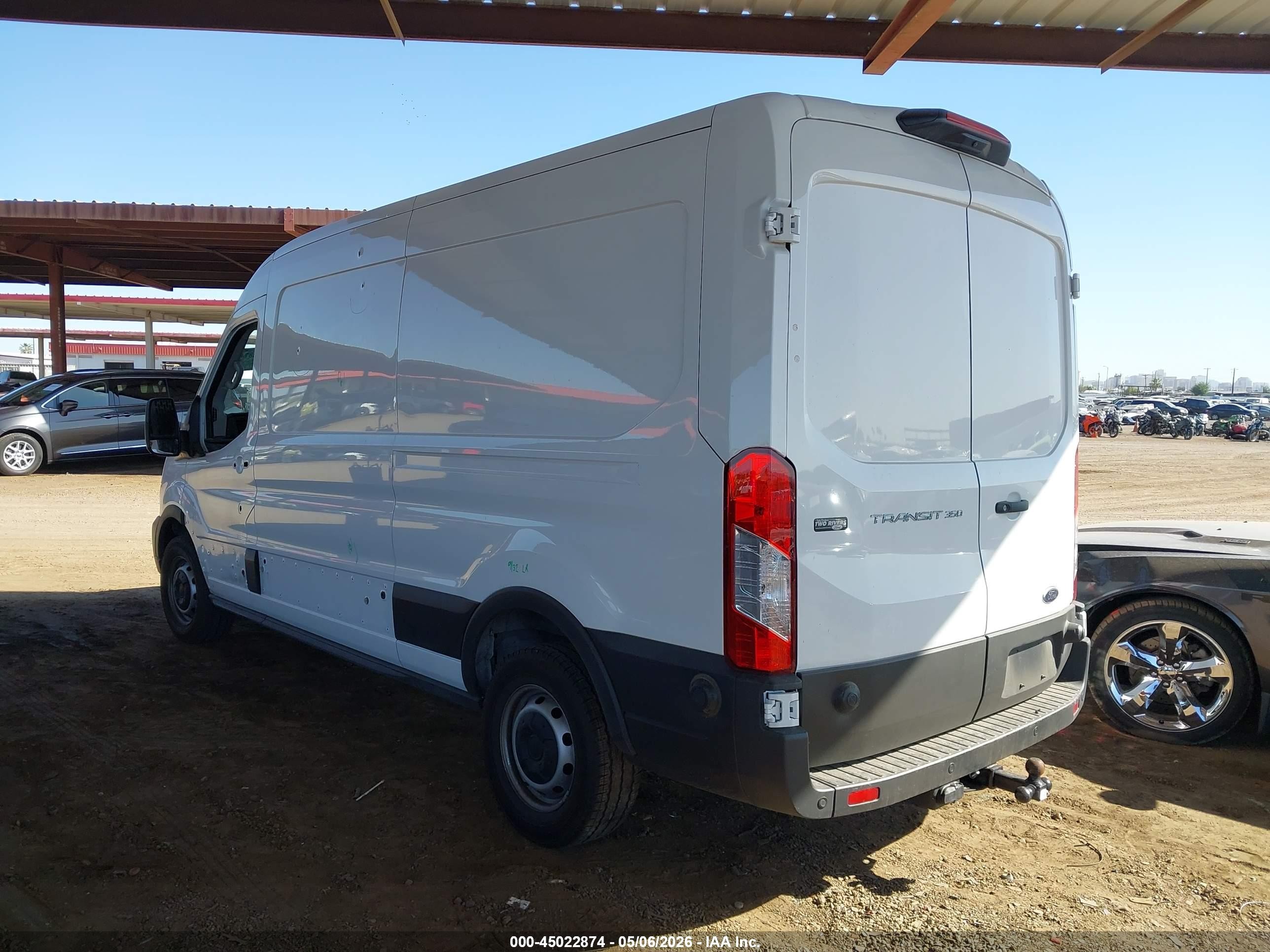 2024 Ford Transit-350   White vin: 1FTBW9C88RKA48909