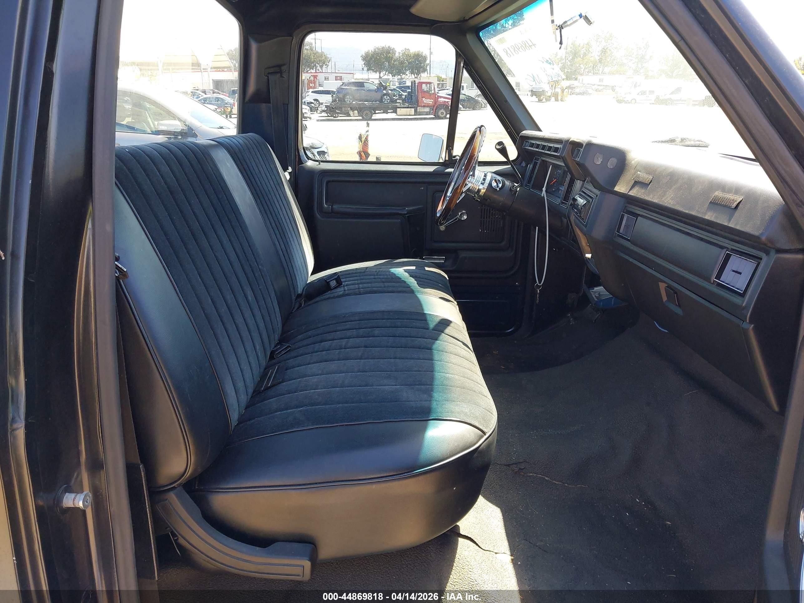 1983 Ford F100   Black vin: 1FTCF10F1DLA35351