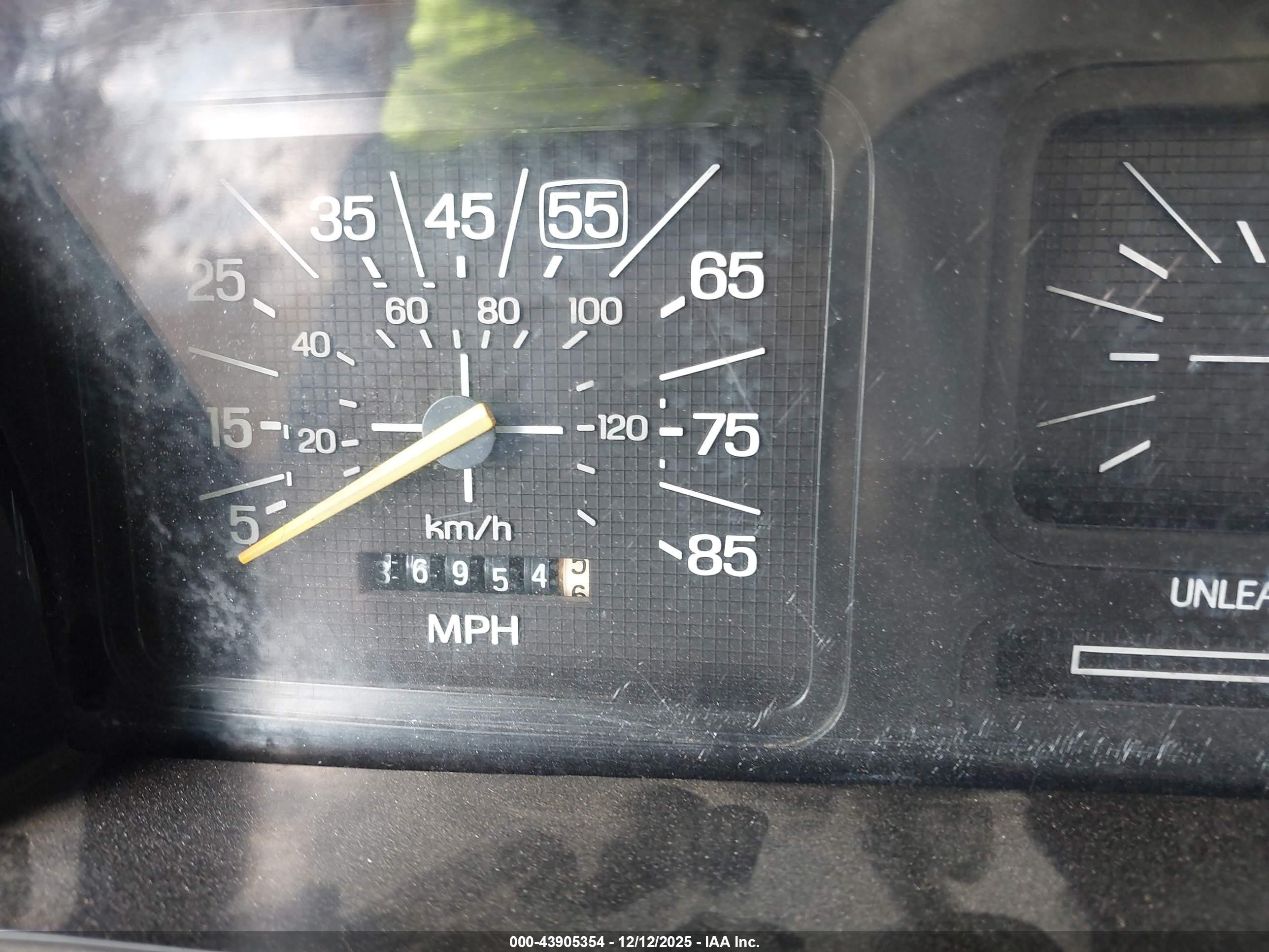 1983 Ford F100   Brown vin: 1FTCF10Y1DPA08516