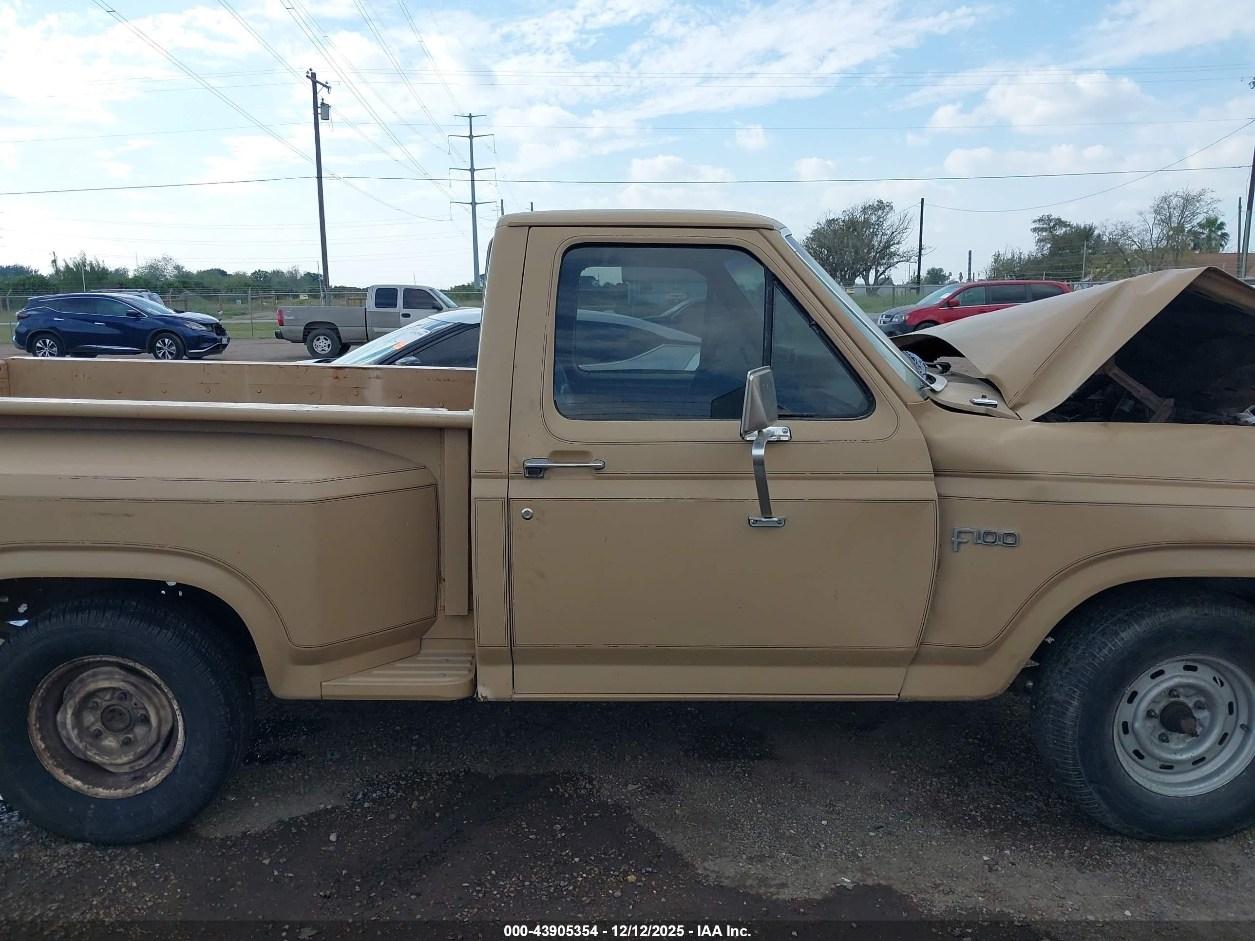 1983 Ford F100   Brown vin: 1FTCF10Y1DPA08516