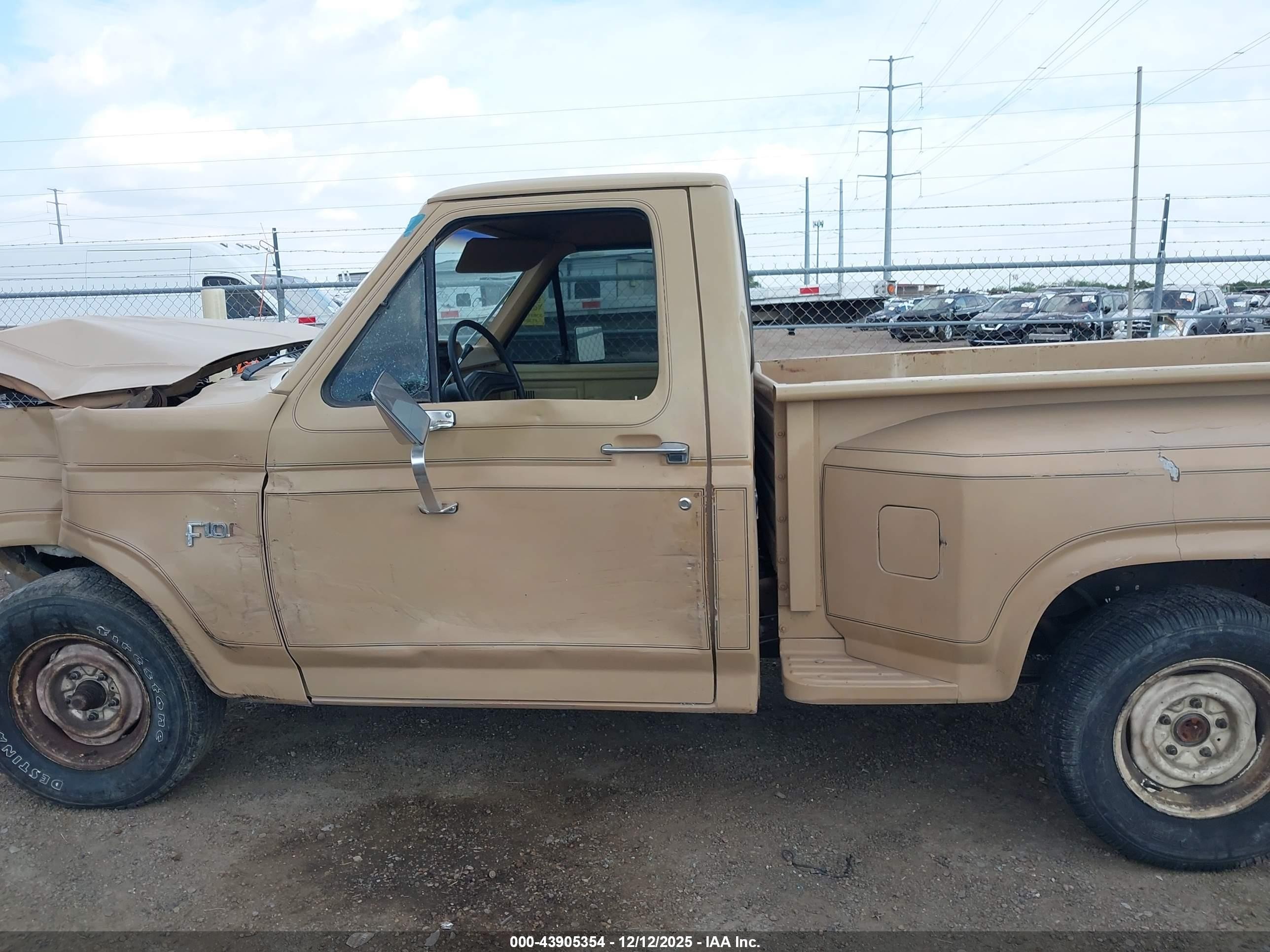 1983 Ford F100   Brown vin: 1FTCF10Y1DPA08516