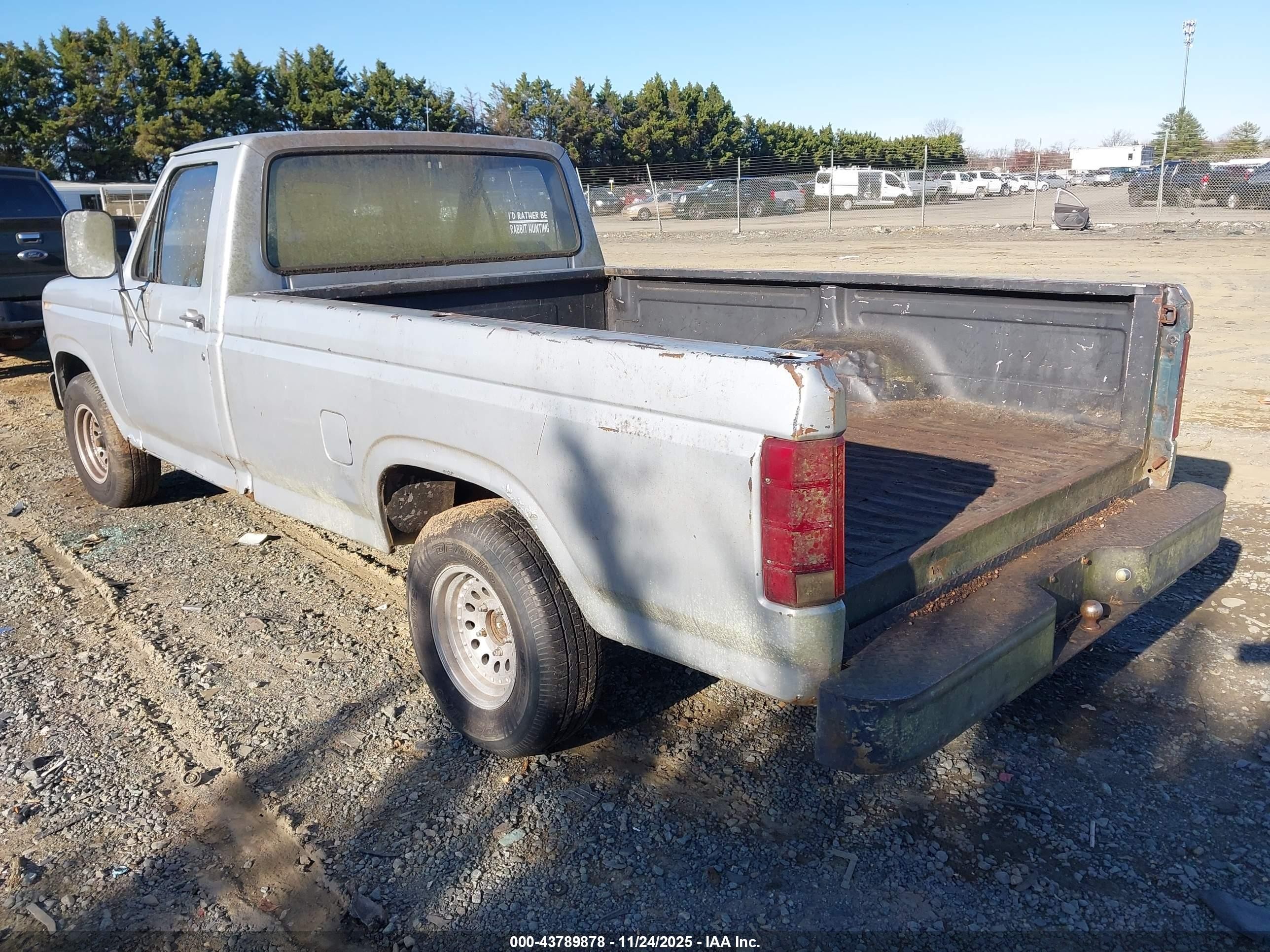 1983 Ford F100   Silver vin: 1FTCF10Y2DNA53993