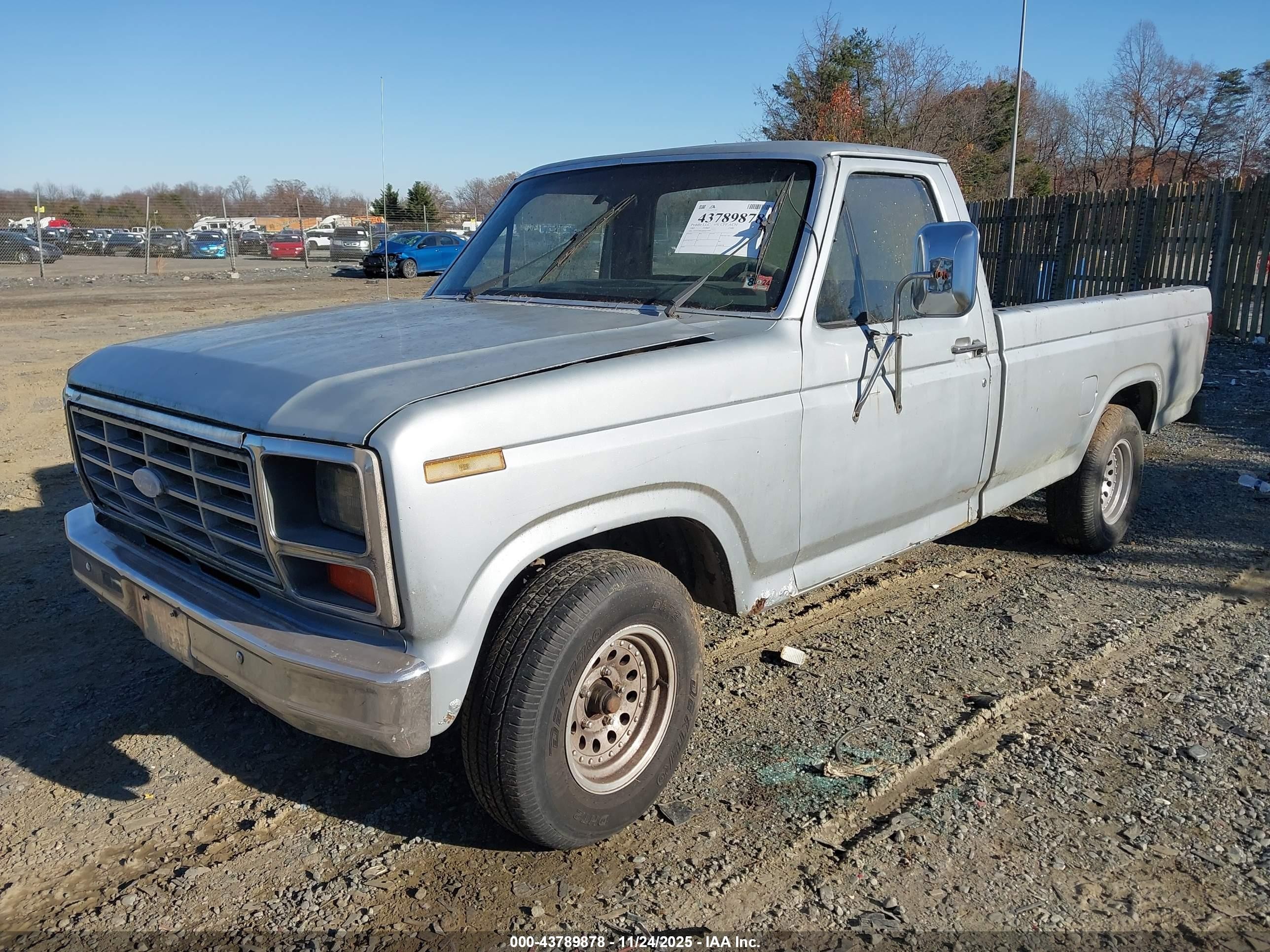1983 Ford F100   Silver vin: 1FTCF10Y2DNA53993