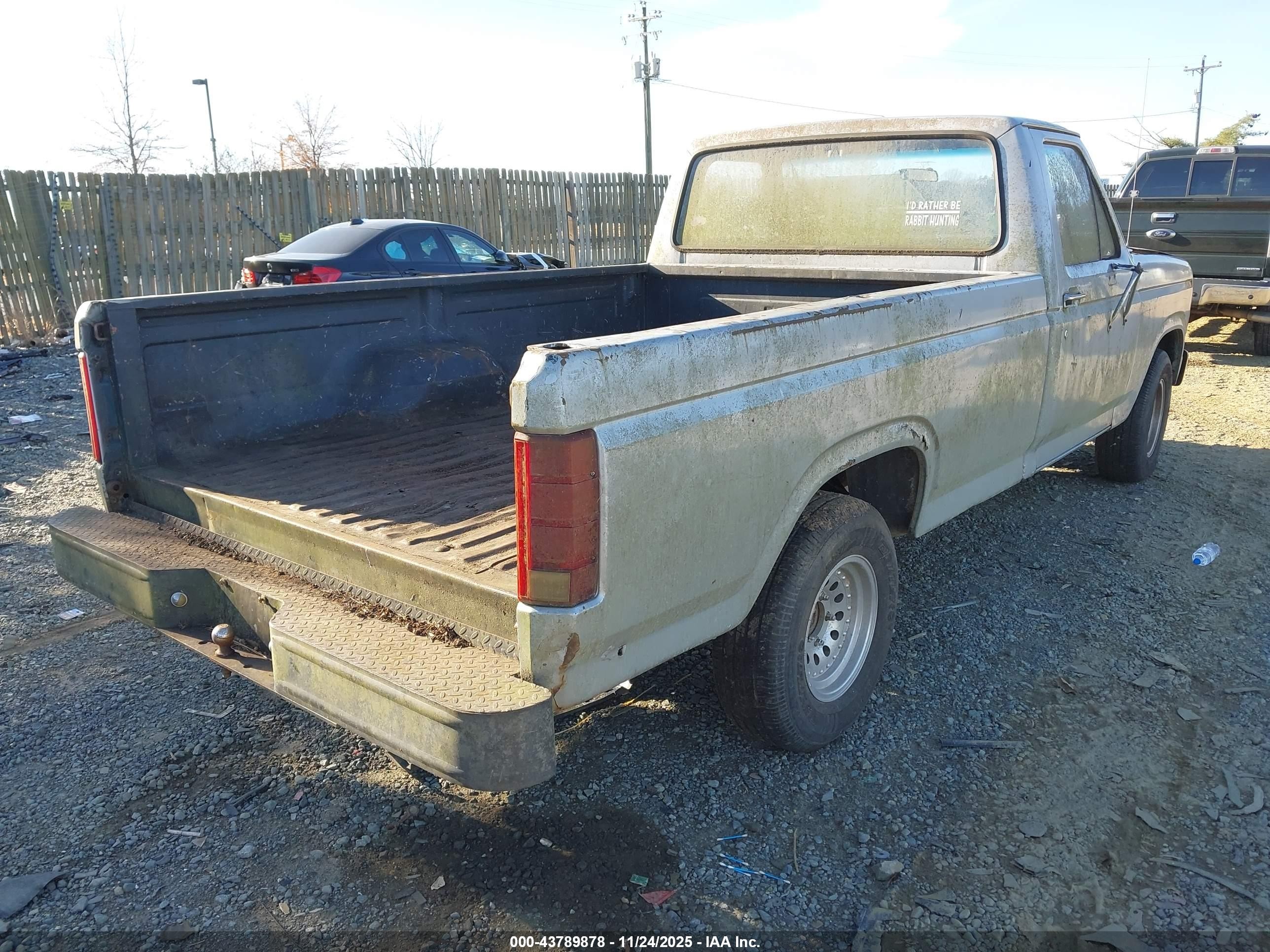 1983 Ford F100   Silver vin: 1FTCF10Y2DNA53993