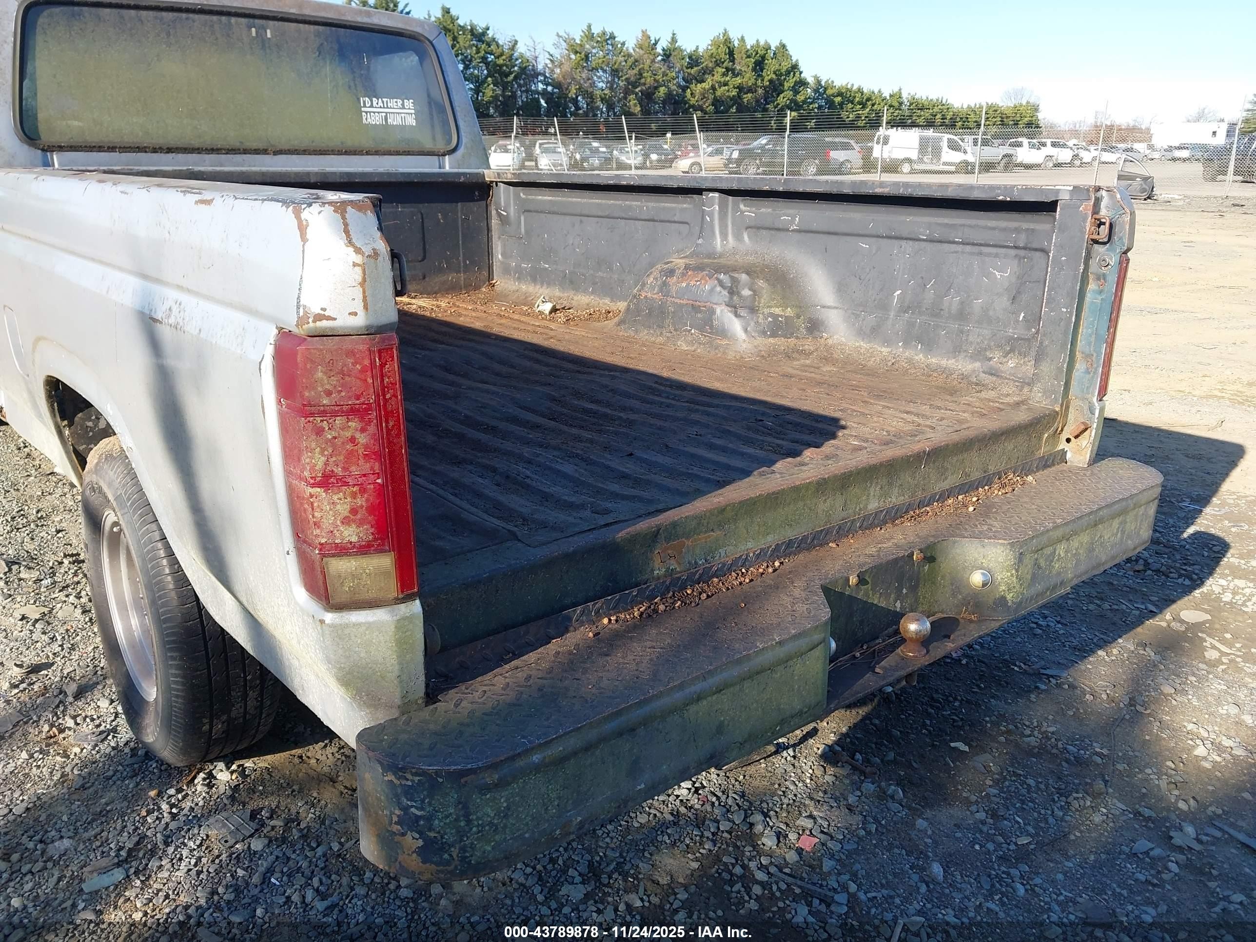 1983 Ford F100   Silver vin: 1FTCF10Y2DNA53993