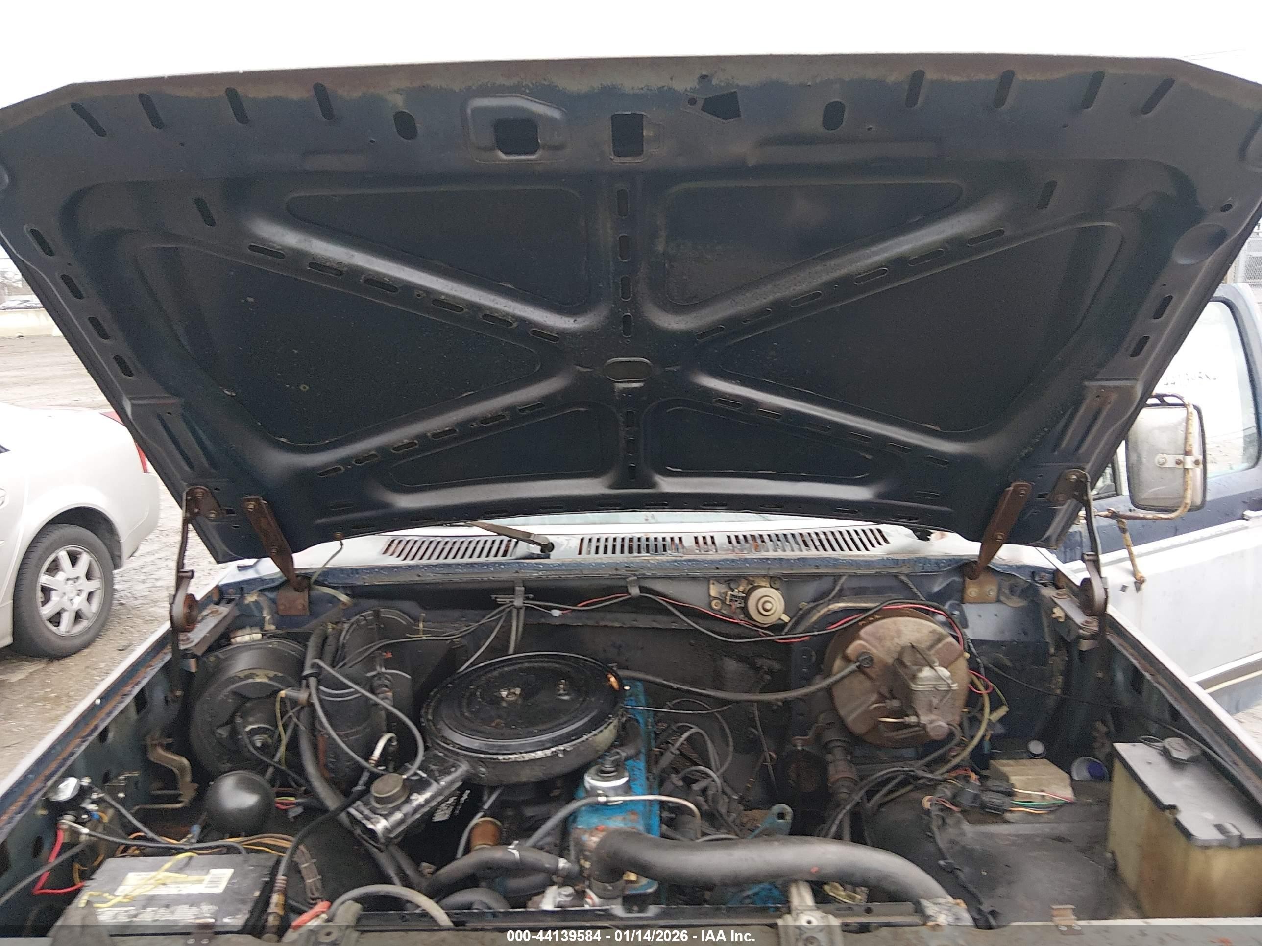 1983 Ford F100   Blue vin: 1FTCF10Y6DLA71215
