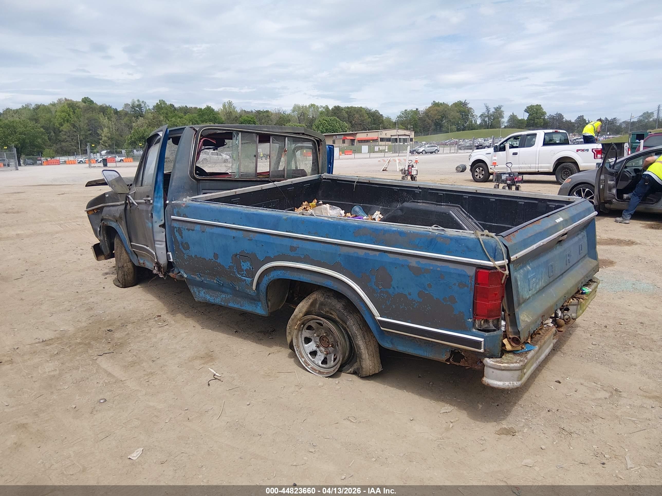 1983 Ford F100   Black vin: 1FTCF10Y9DNA64098