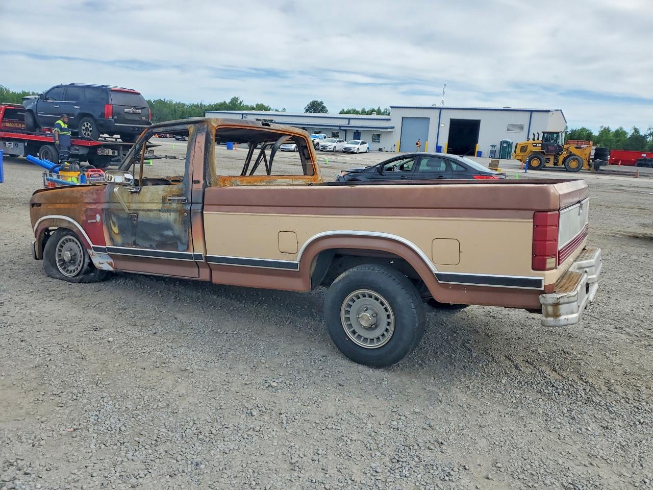 1986 Ford F150 Two Tone vin: 1FTCF15H0GNB10513