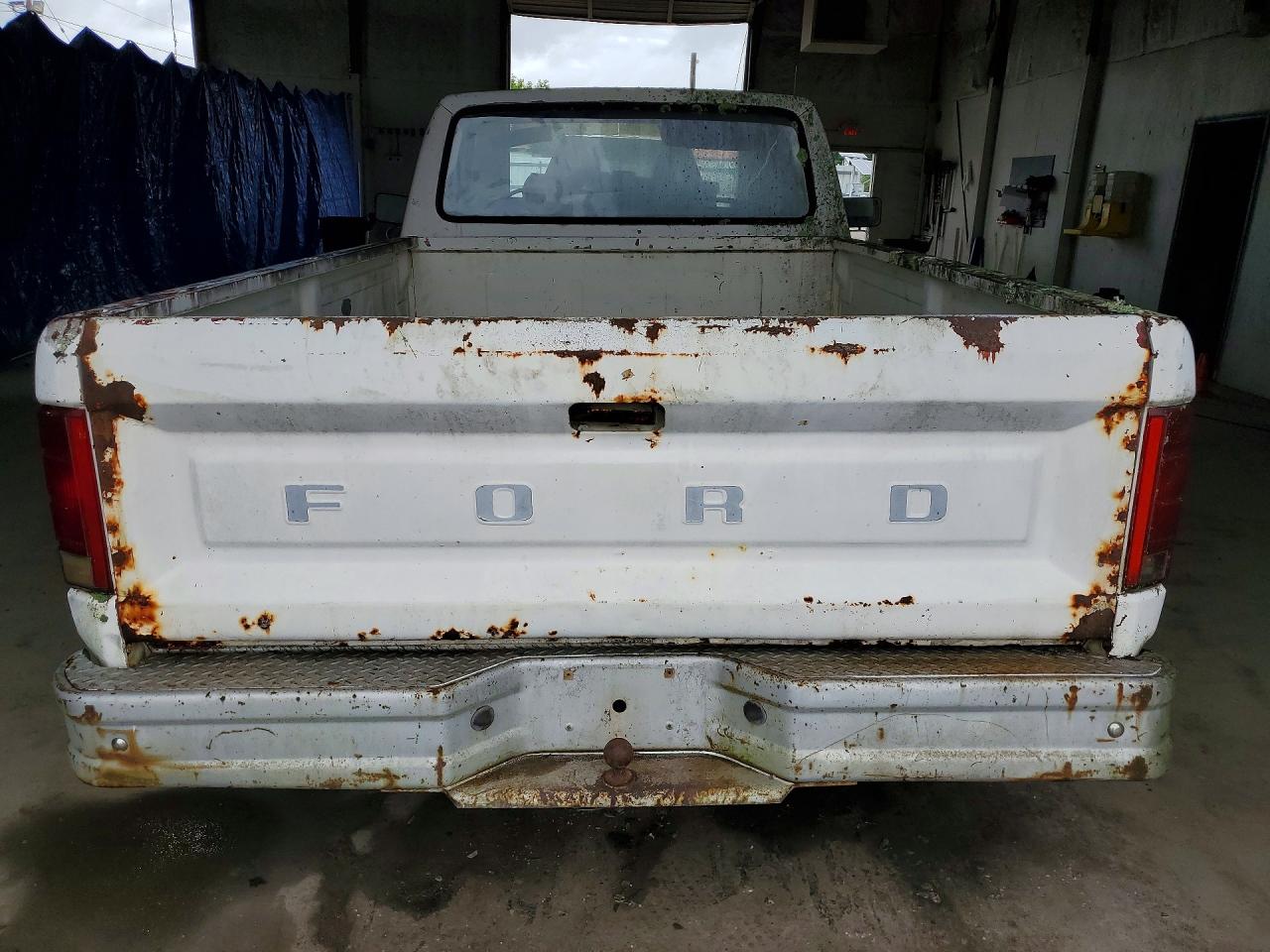 1985 Ford F150 White vin: 1FTCF15HXFLA31523