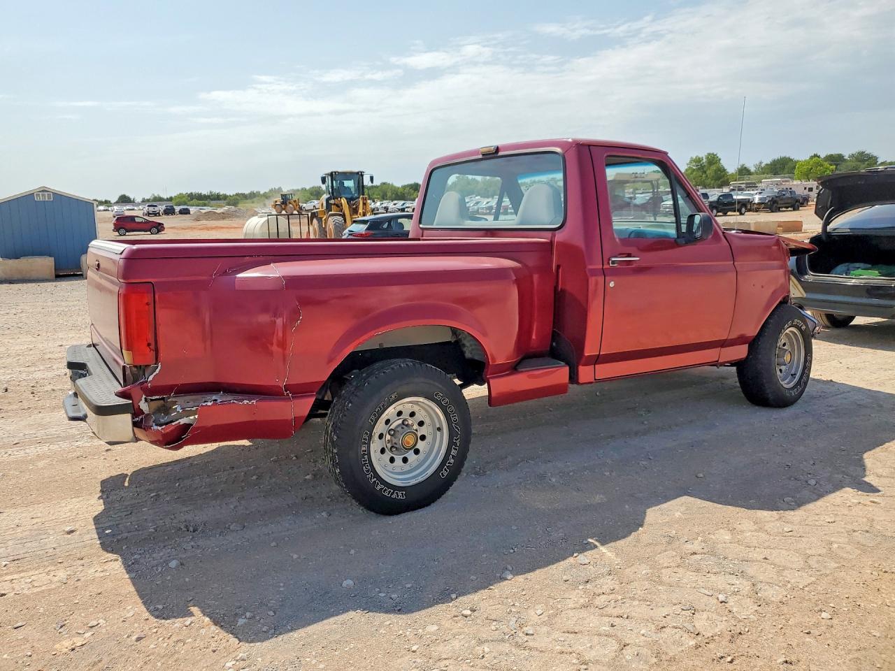 1993 Ford F150 Red vin: 1FTCF15N4PKB96545