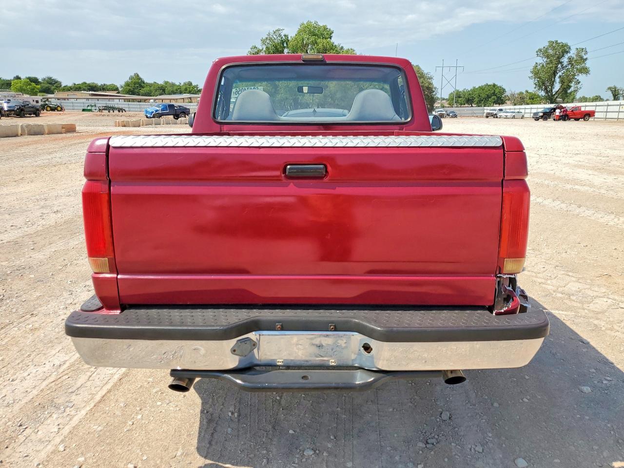1993 Ford F150 Red vin: 1FTCF15N4PKB96545