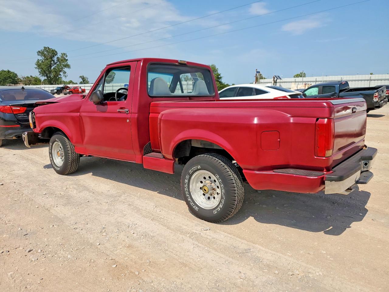 1993 Ford F150 Red vin: 1FTCF15N4PKB96545
