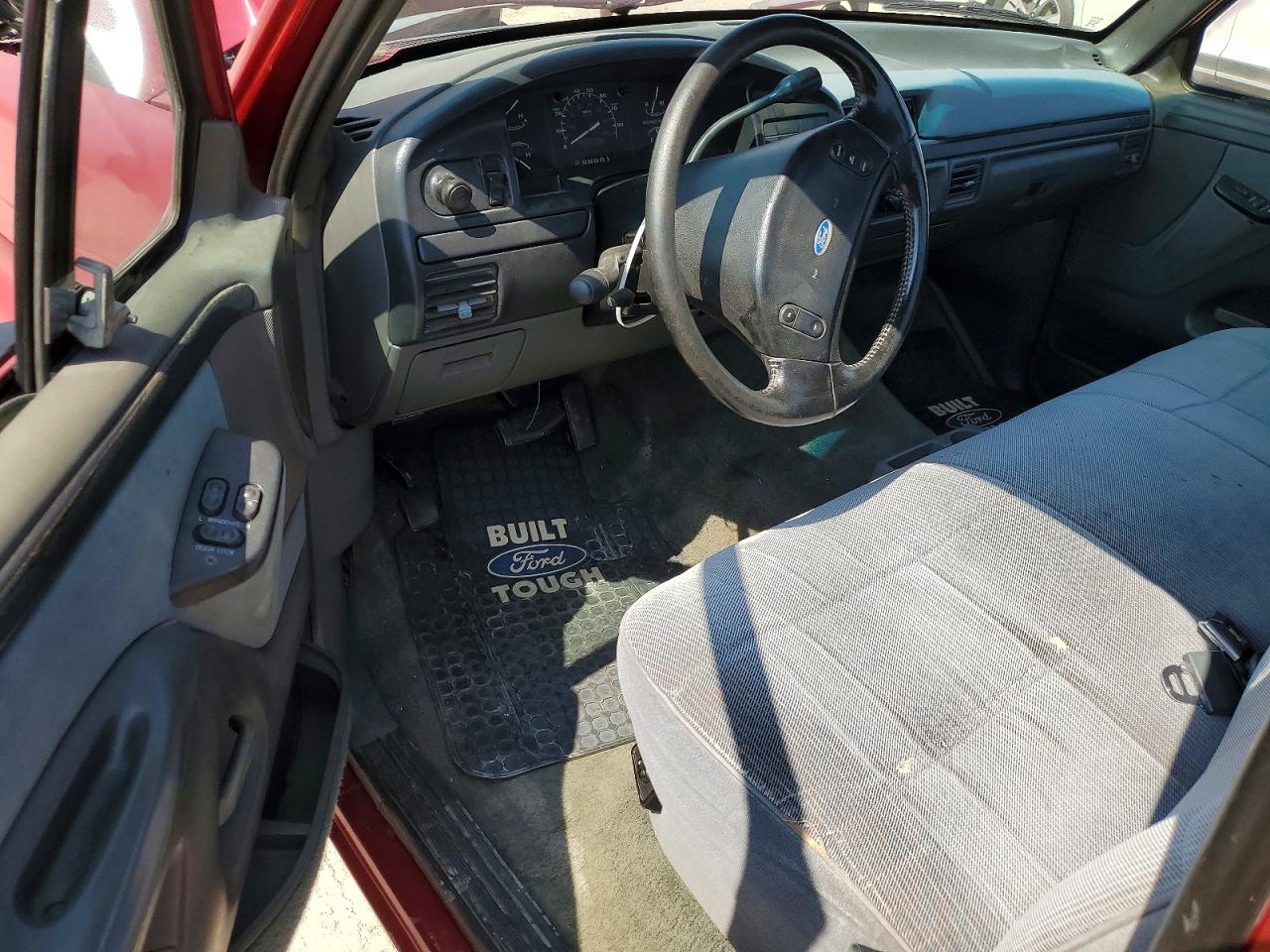1993 Ford F150 Red vin: 1FTCF15N4PKB96545