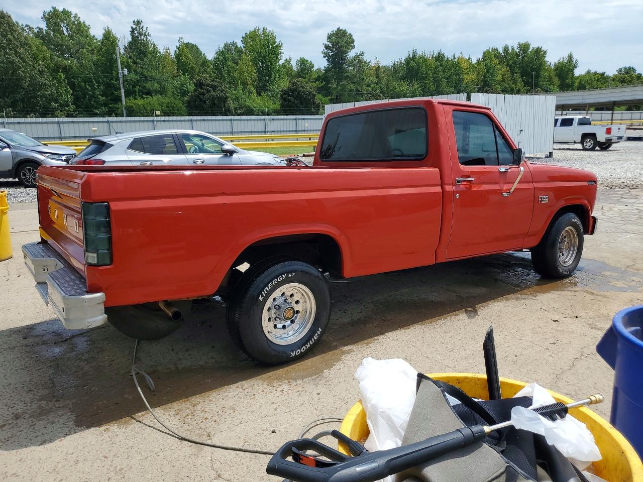 1986 Ford F150 Red vin: 1FTCF15Y2GLA96898