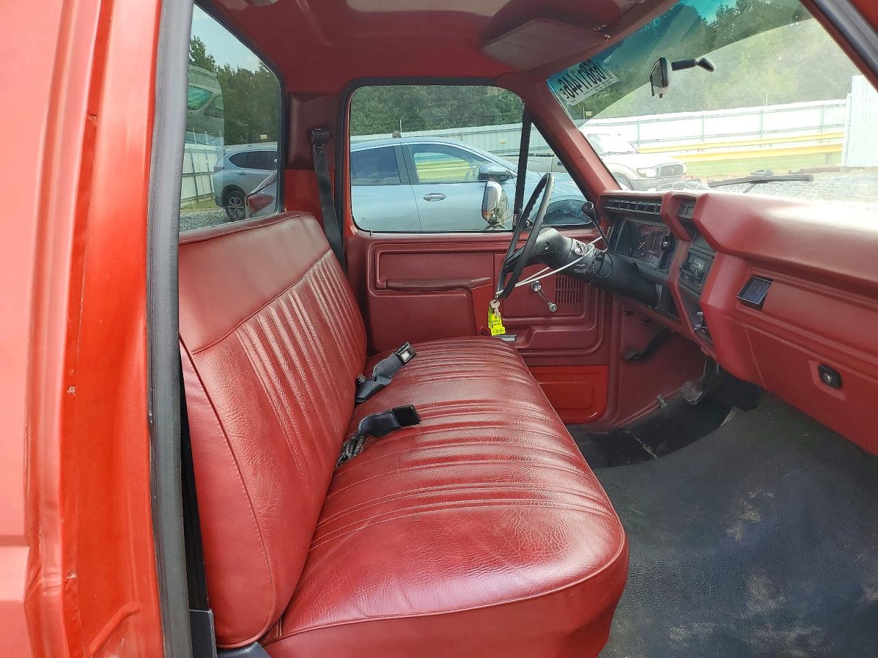1986 Ford F150 Red vin: 1FTCF15Y2GLA96898