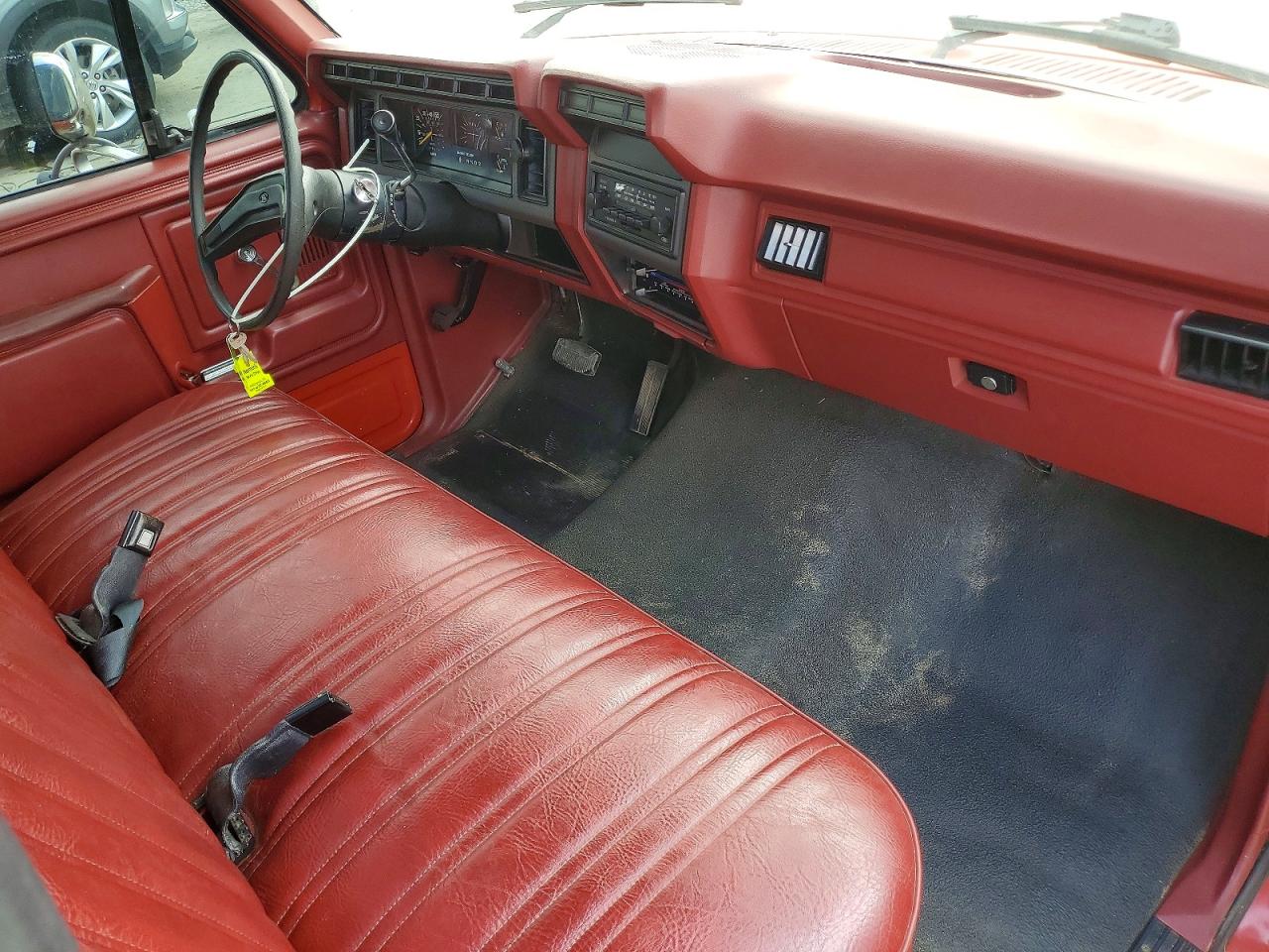 1986 Ford F150 Red vin: 1FTCF15Y2GLA96898
