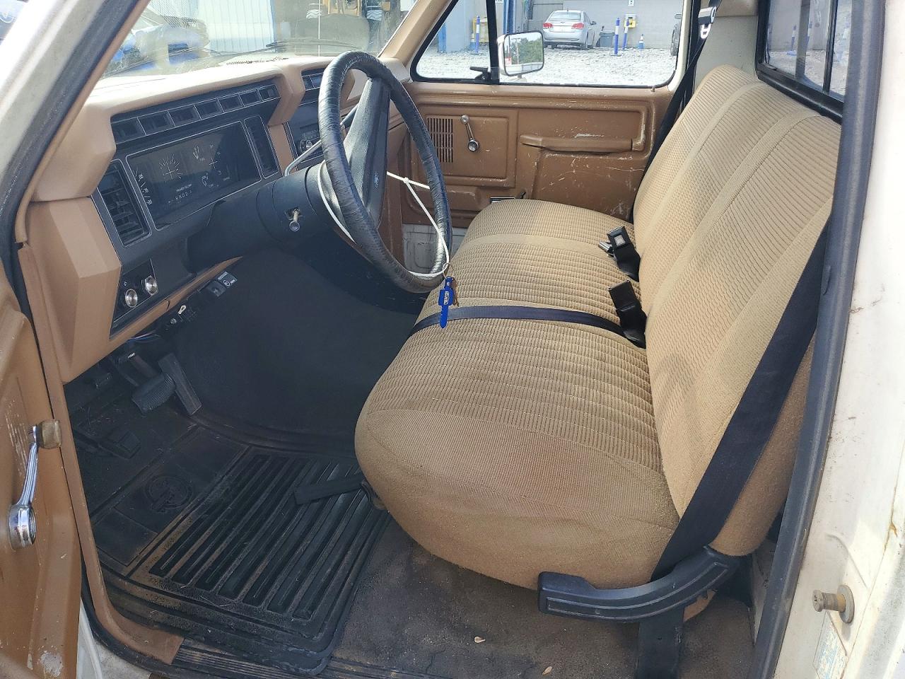 1984 Ford F150 White vin: 1FTCF15Y4ENA83569