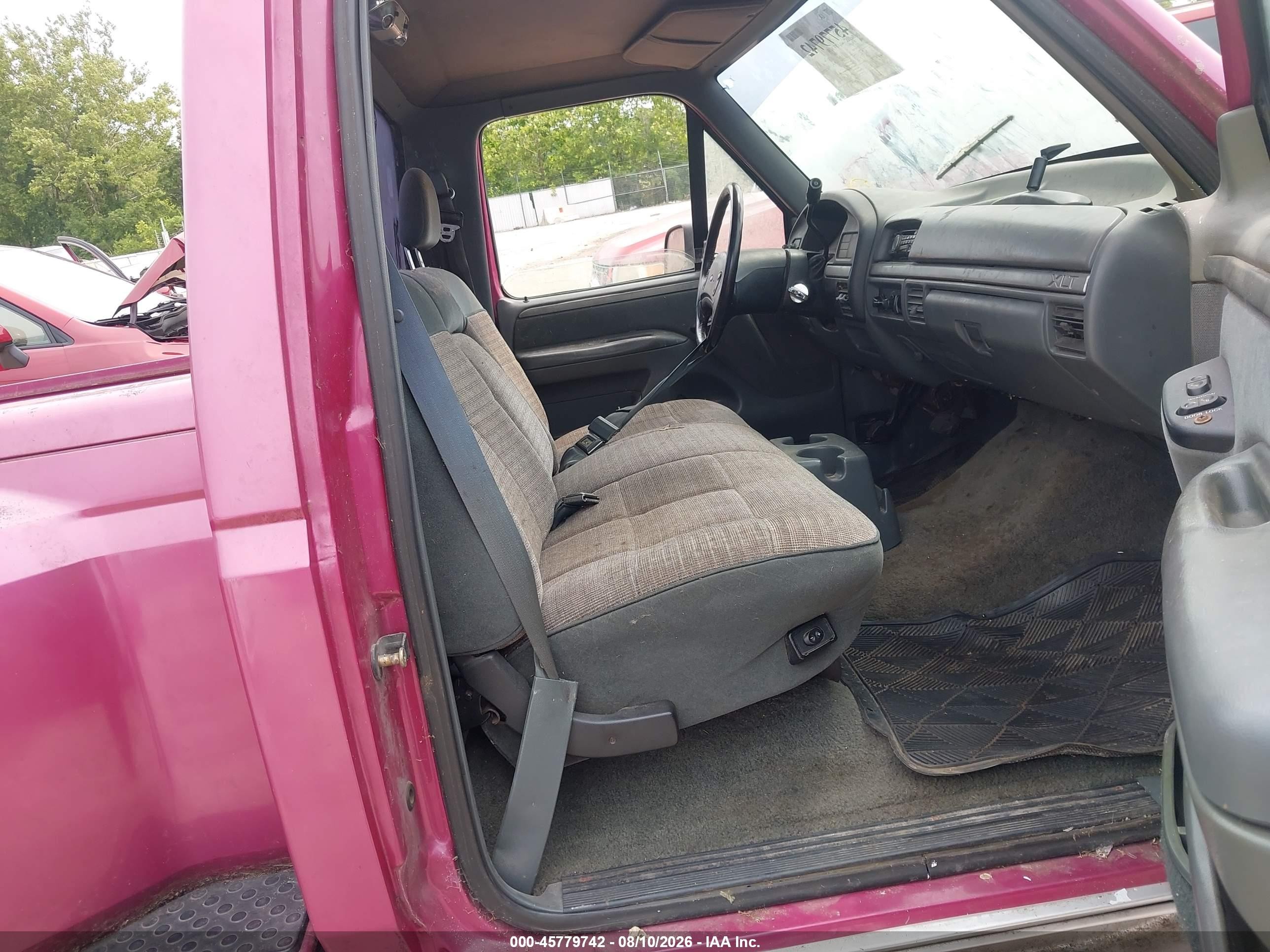 1992 Ford F150   Blue vin: 1FTCF15YXNKA99826