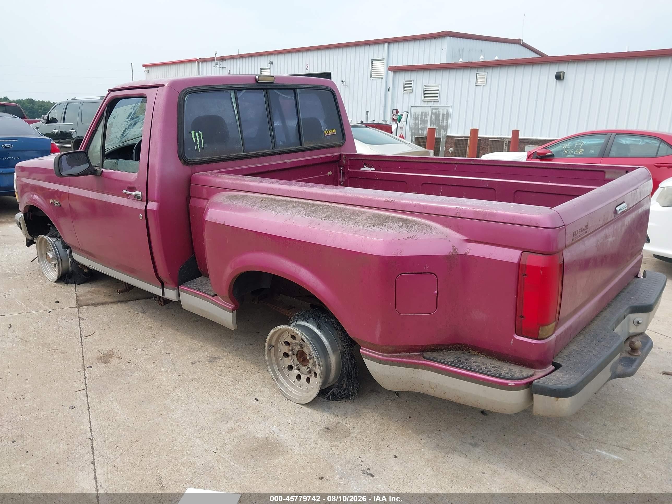 1992 Ford F150   Blue vin: 1FTCF15YXNKA99826
