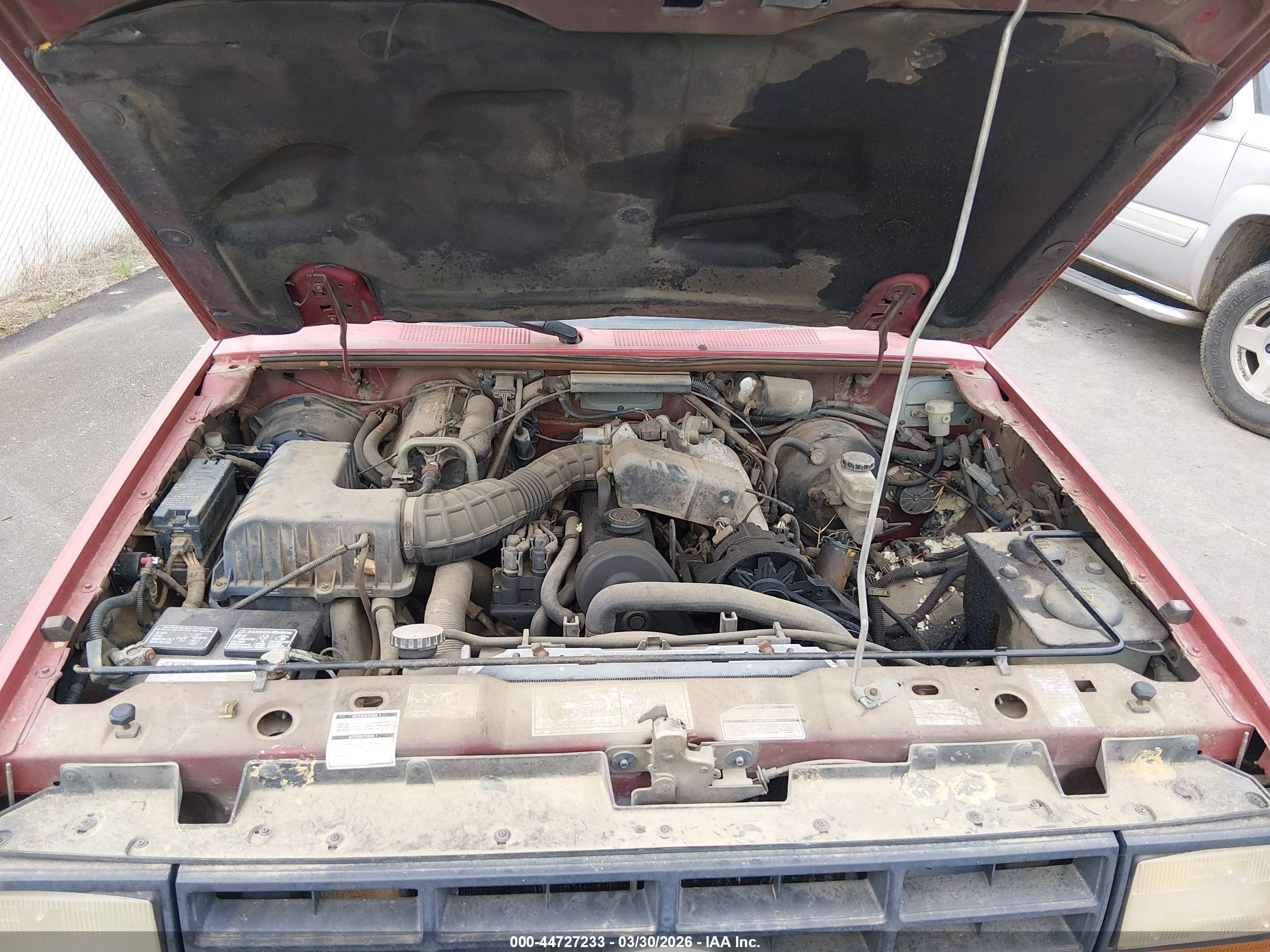 1989 Ford Ranger   Red vin: 1FTCR10A0KUC31882