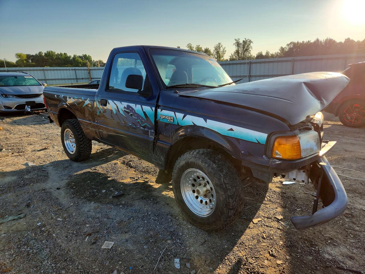 1994 Ford Ranger Xl Blue vin: 1FTCR10A0RTA95642