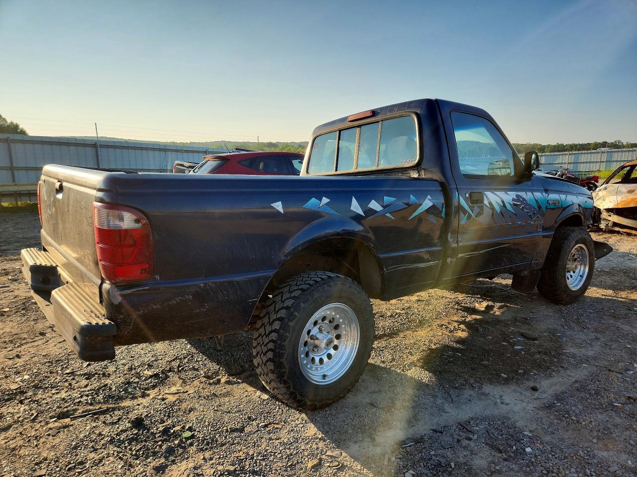 1994 Ford Ranger Xl Blue vin: 1FTCR10A0RTA95642