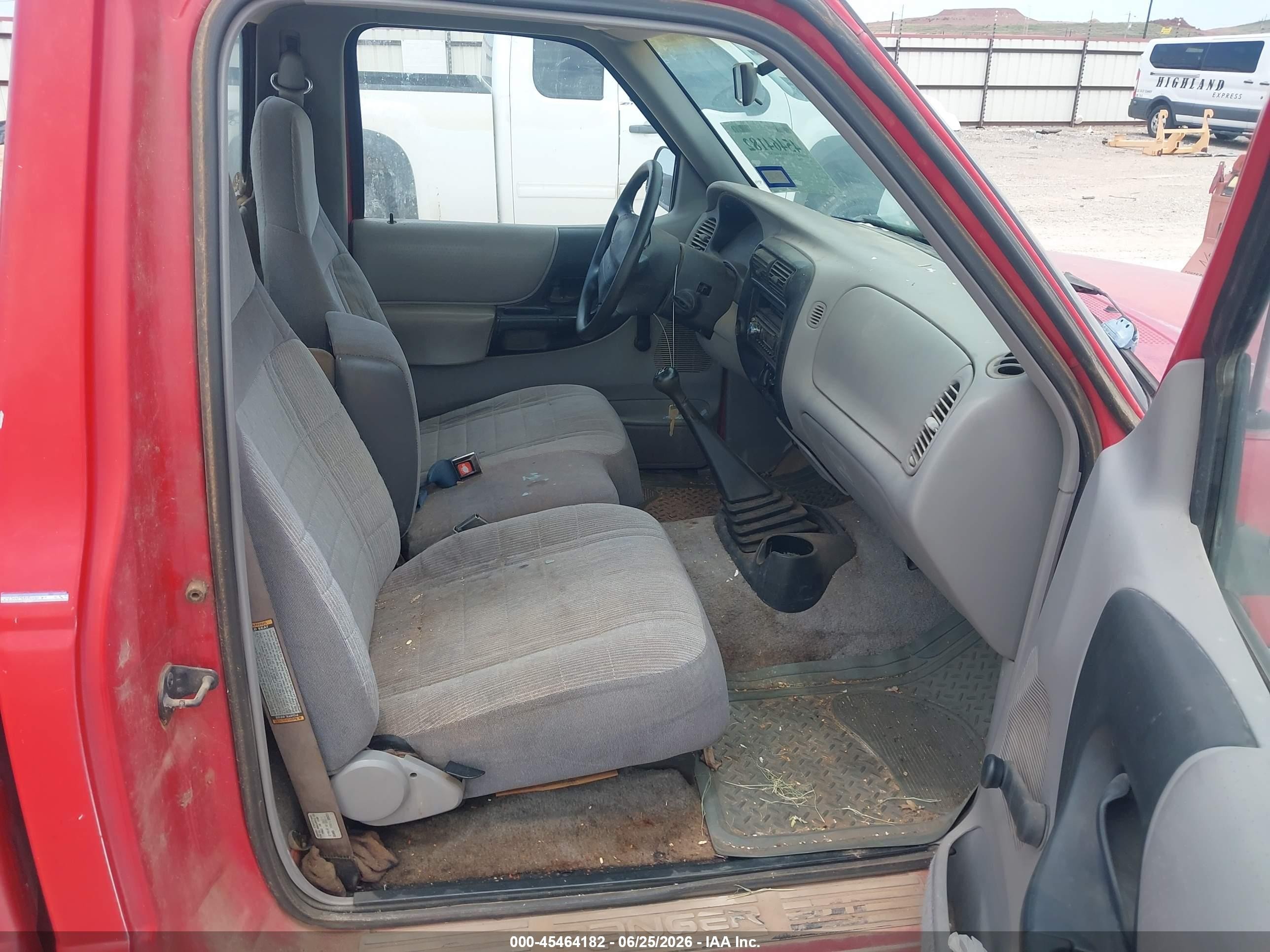 1996 Ford Ranger   Red vin: 1FTCR10A0TPB10477