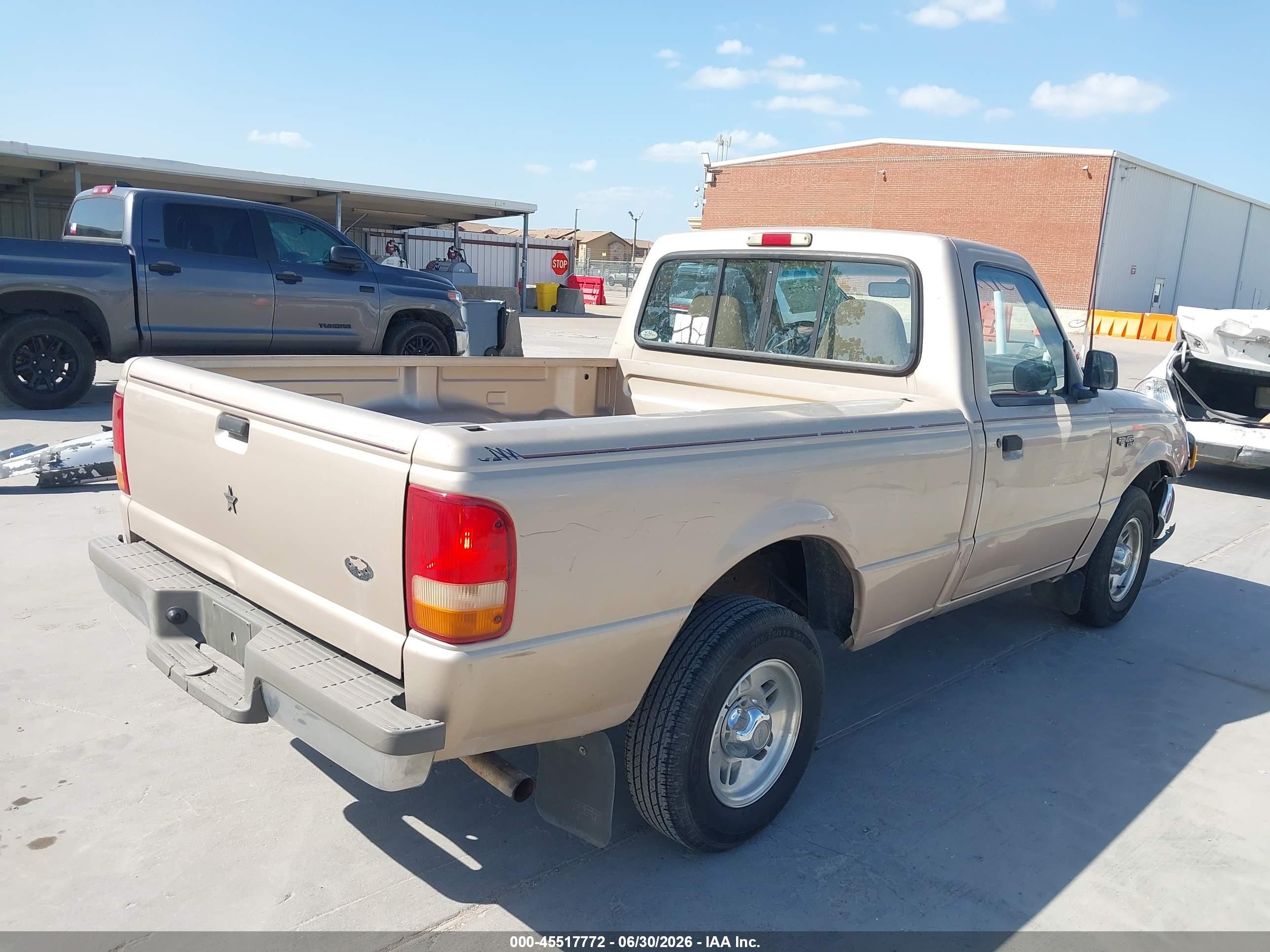1996 Ford Ranger   Beige vin: 1FTCR10A0TPB27473
