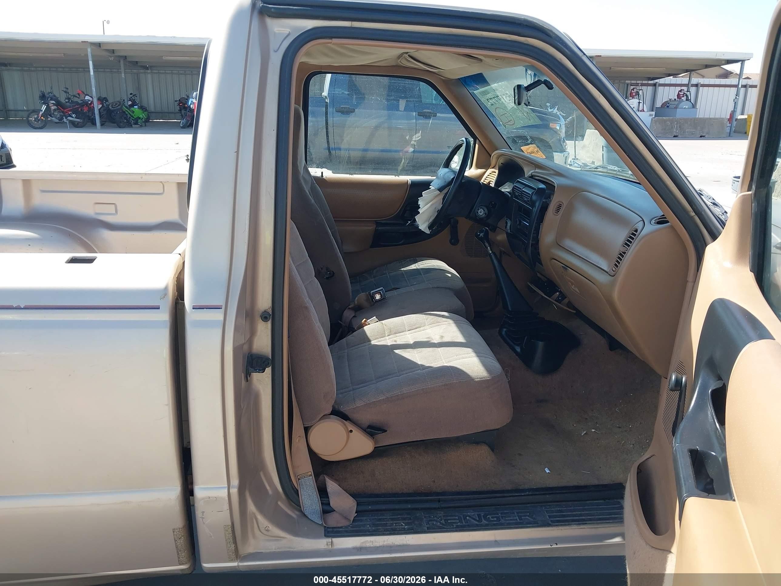 1996 Ford Ranger   Beige vin: 1FTCR10A0TPB27473