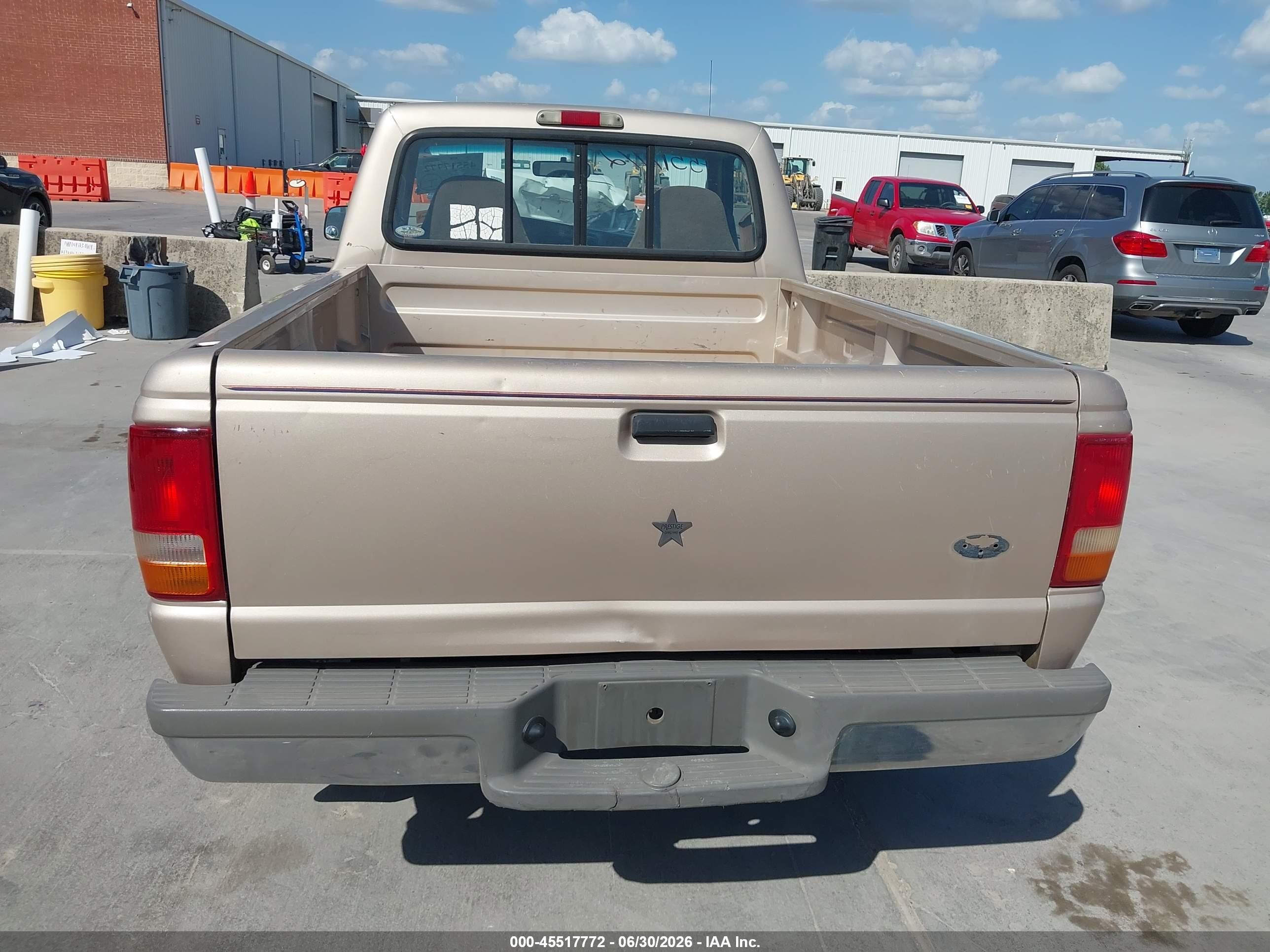 1996 Ford Ranger   Beige vin: 1FTCR10A0TPB27473
