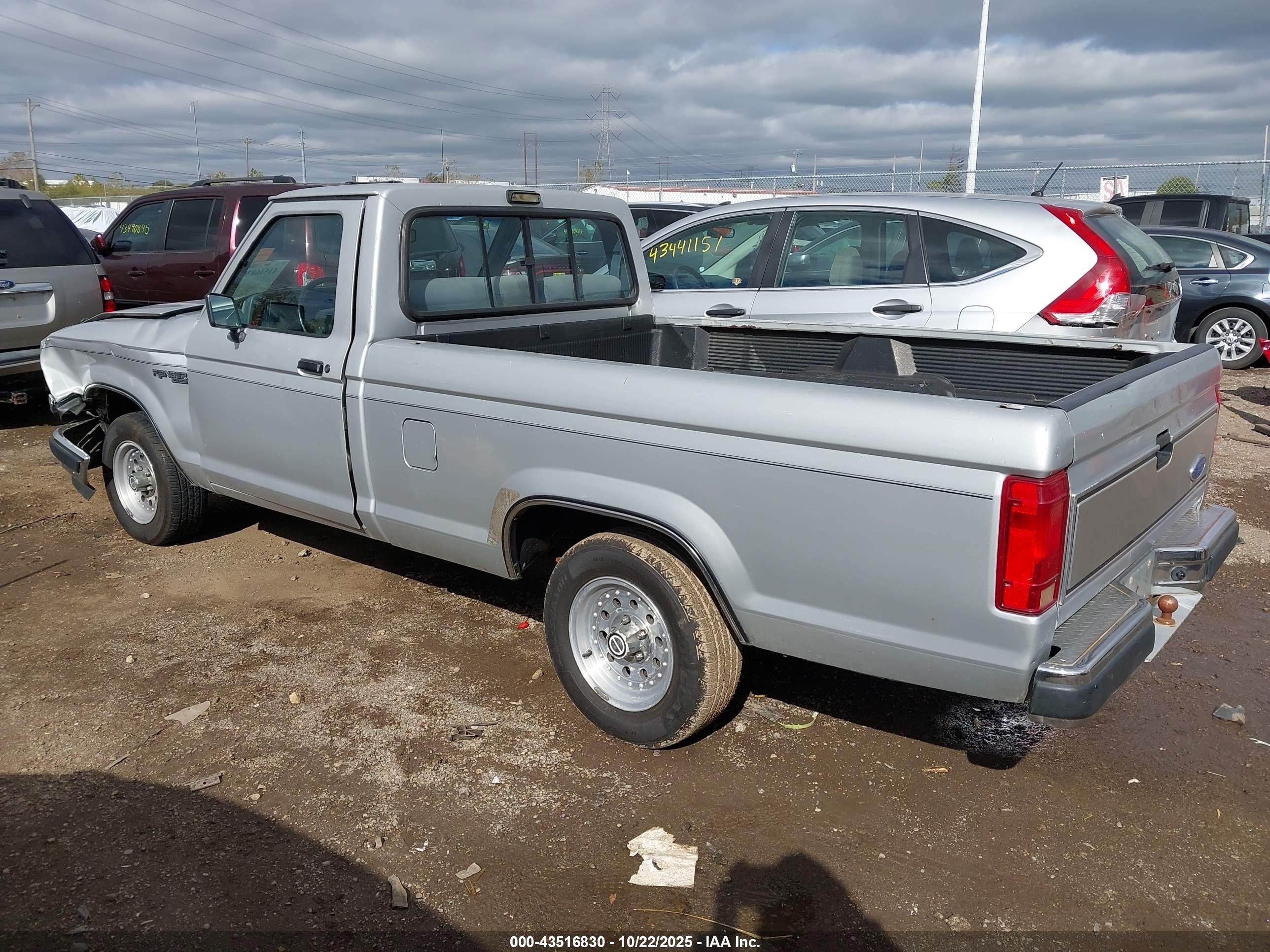 1990 Ford Ranger   Серый vin: 1FTCR10A1LUB67062