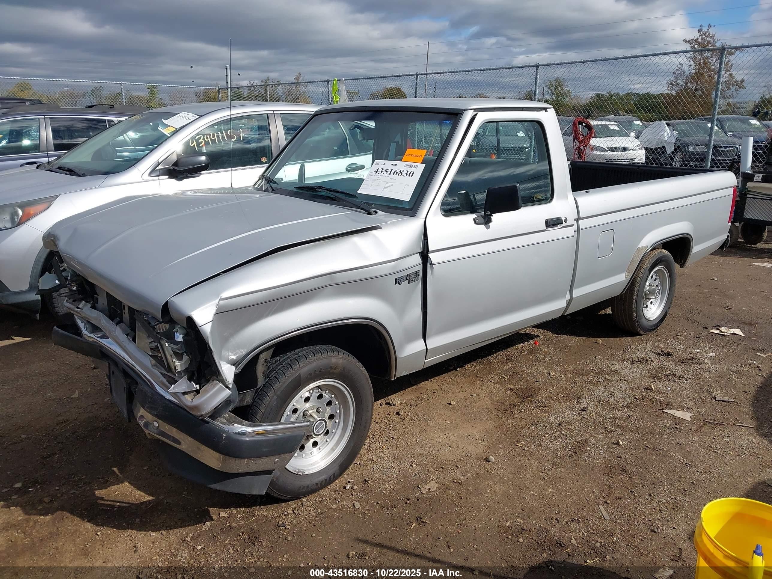1990 Ford Ranger   Серый vin: 1FTCR10A1LUB67062