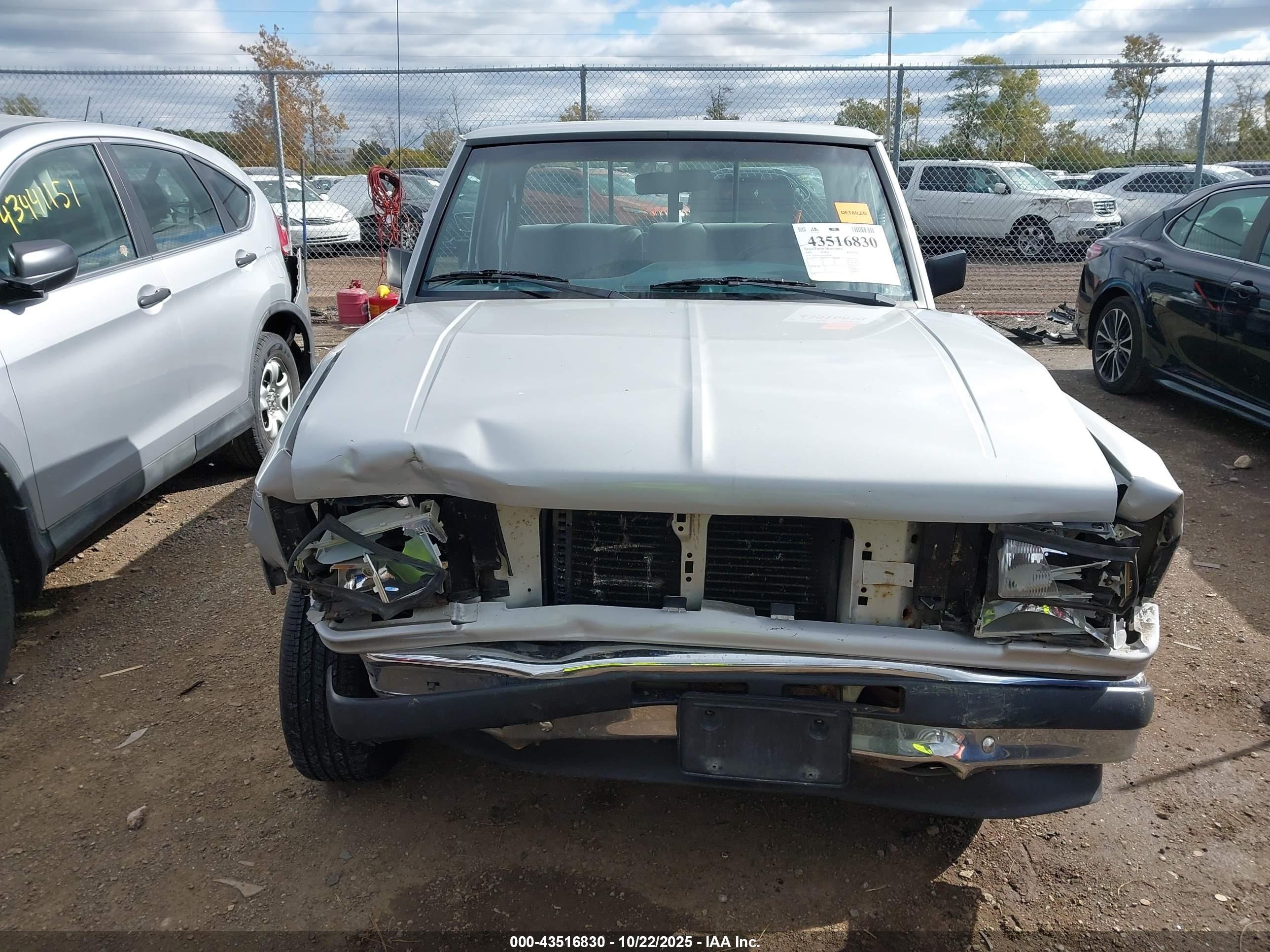 1990 Ford Ranger   Серый vin: 1FTCR10A1LUB67062