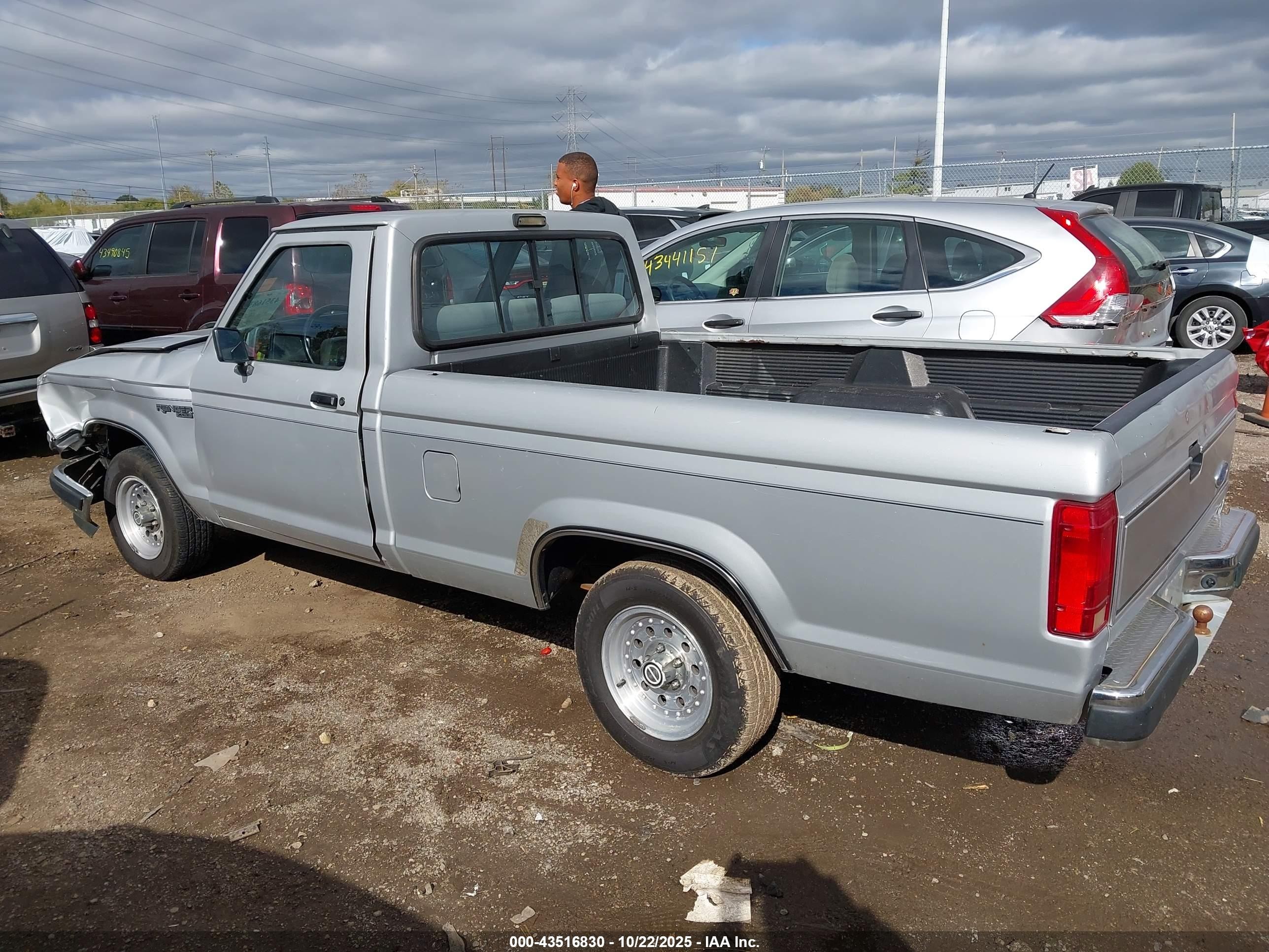 1990 Ford Ranger   Серый vin: 1FTCR10A1LUB67062