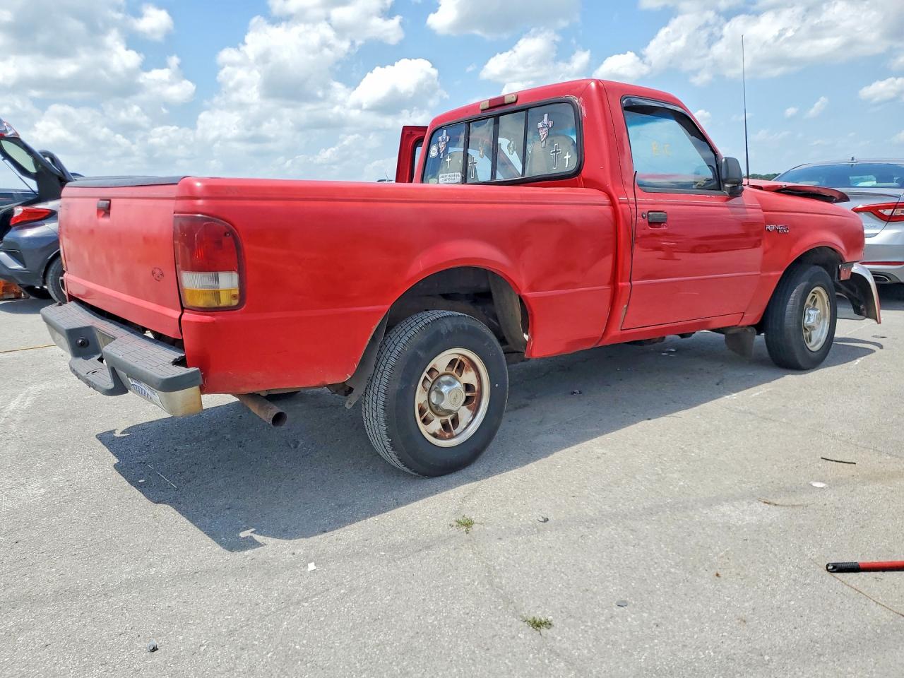 1996 Ford Ranger Red vin: 1FTCR10A1TUD27165