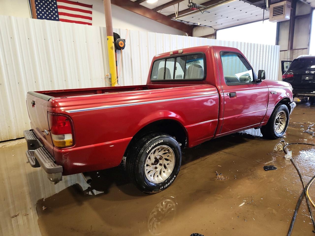 1997 Ford Ranger Red vin: 1FTCR10A1VPA06650