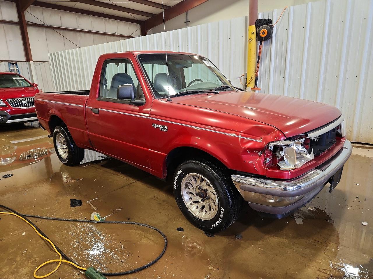 1997 Ford Ranger Red vin: 1FTCR10A1VPA06650