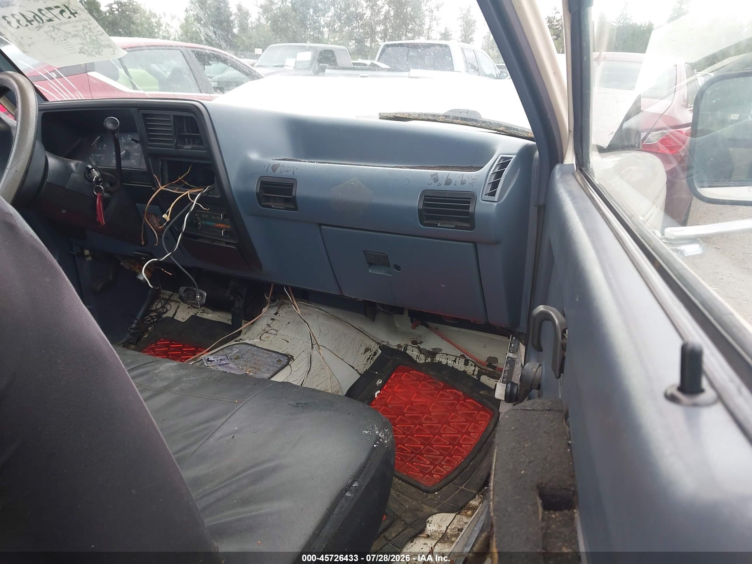 1990 Ford Ranger   White vin: 1FTCR10A2LUB80516