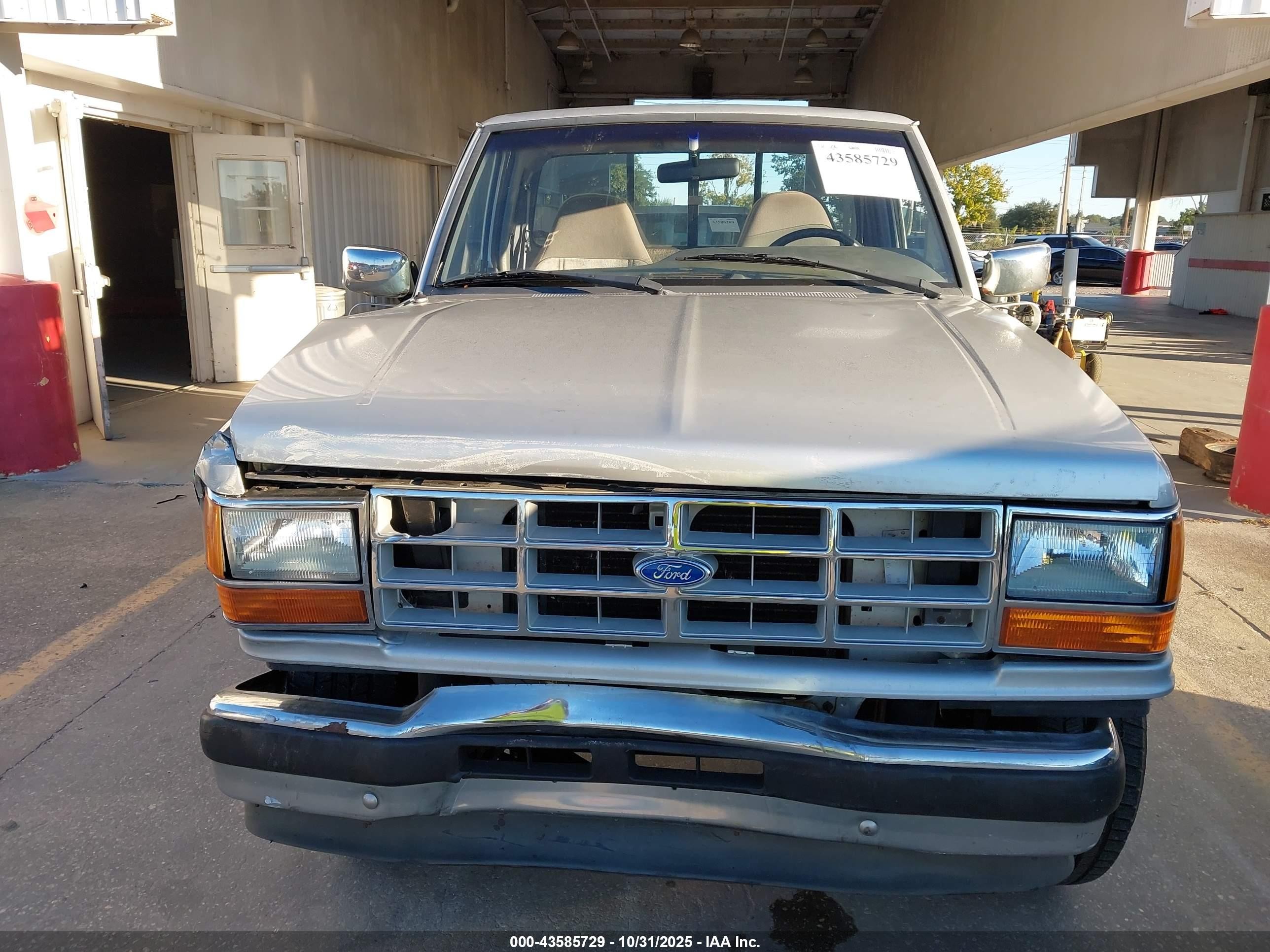 1992 Ford Ranger   Серебряный vin: 1FTCR10A2NUA87921