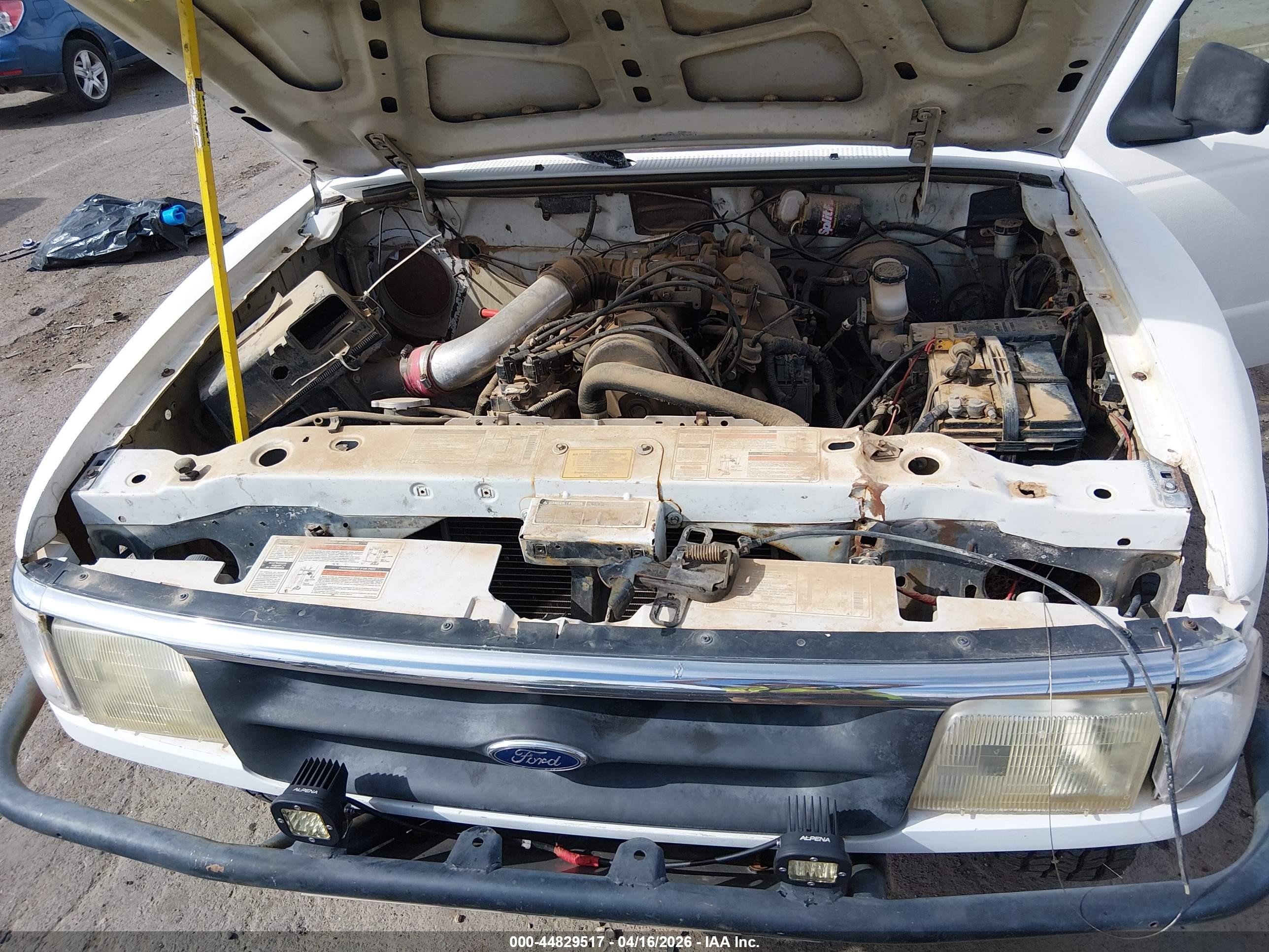 1993 Ford Ranger   White vin: 1FTCR10A2PUA28550