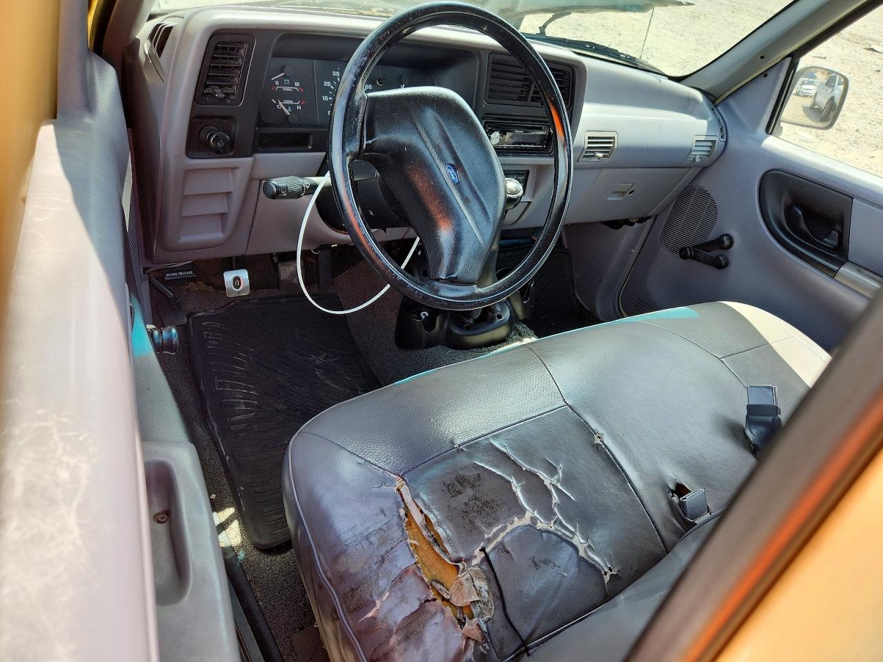 1993 Ford Ranger White vin: 1FTCR10A2PUC19773