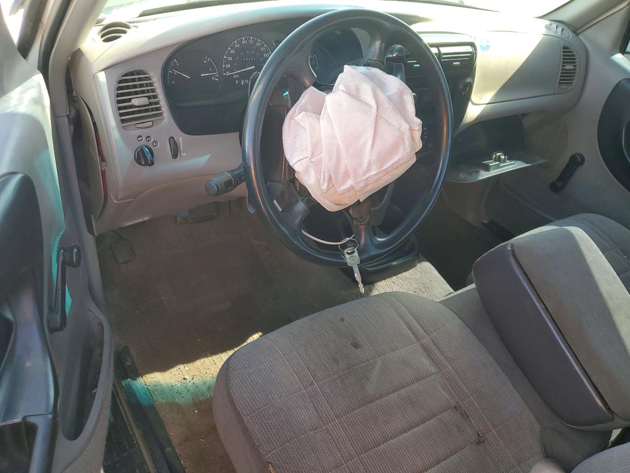 1997 Ford Ranger White vin: 1FTCR10A2VPA89859