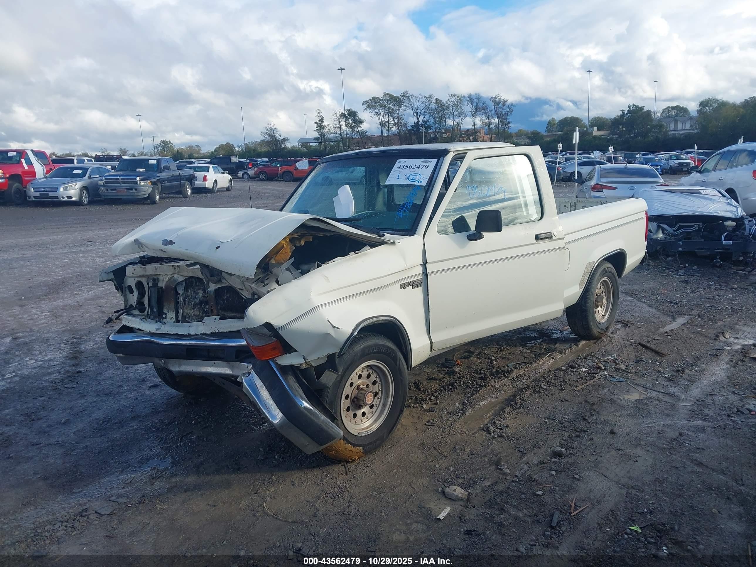 1989 Ford Ranger   Белый vin: 1FTCR10A3KUB81835