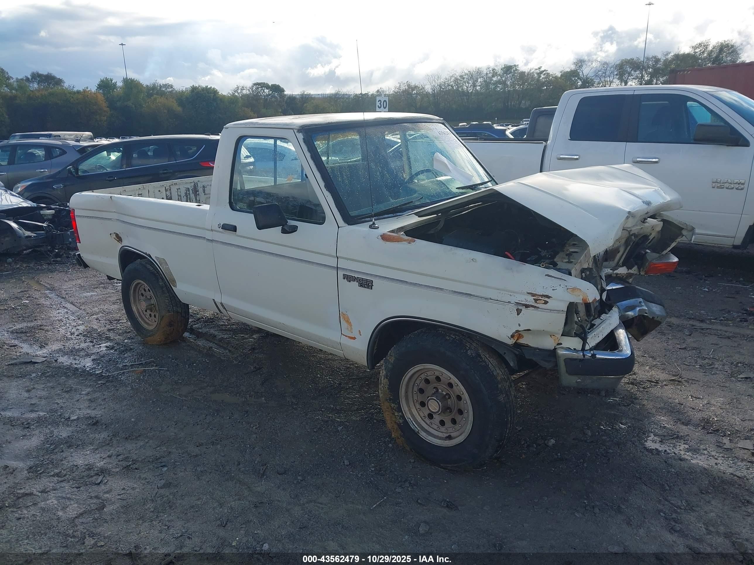 1989 Ford Ranger   Белый vin: 1FTCR10A3KUB81835