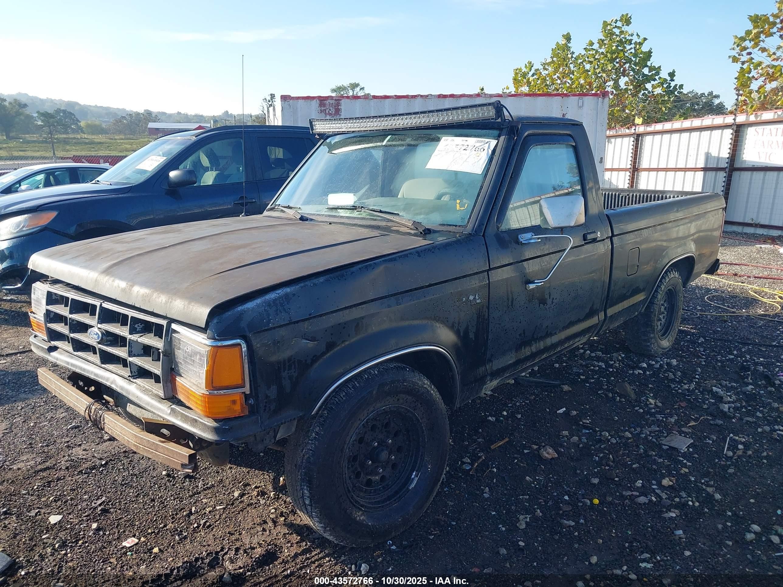 1990 Ford Ranger   Черный vin: 1FTCR10A3LUB65832